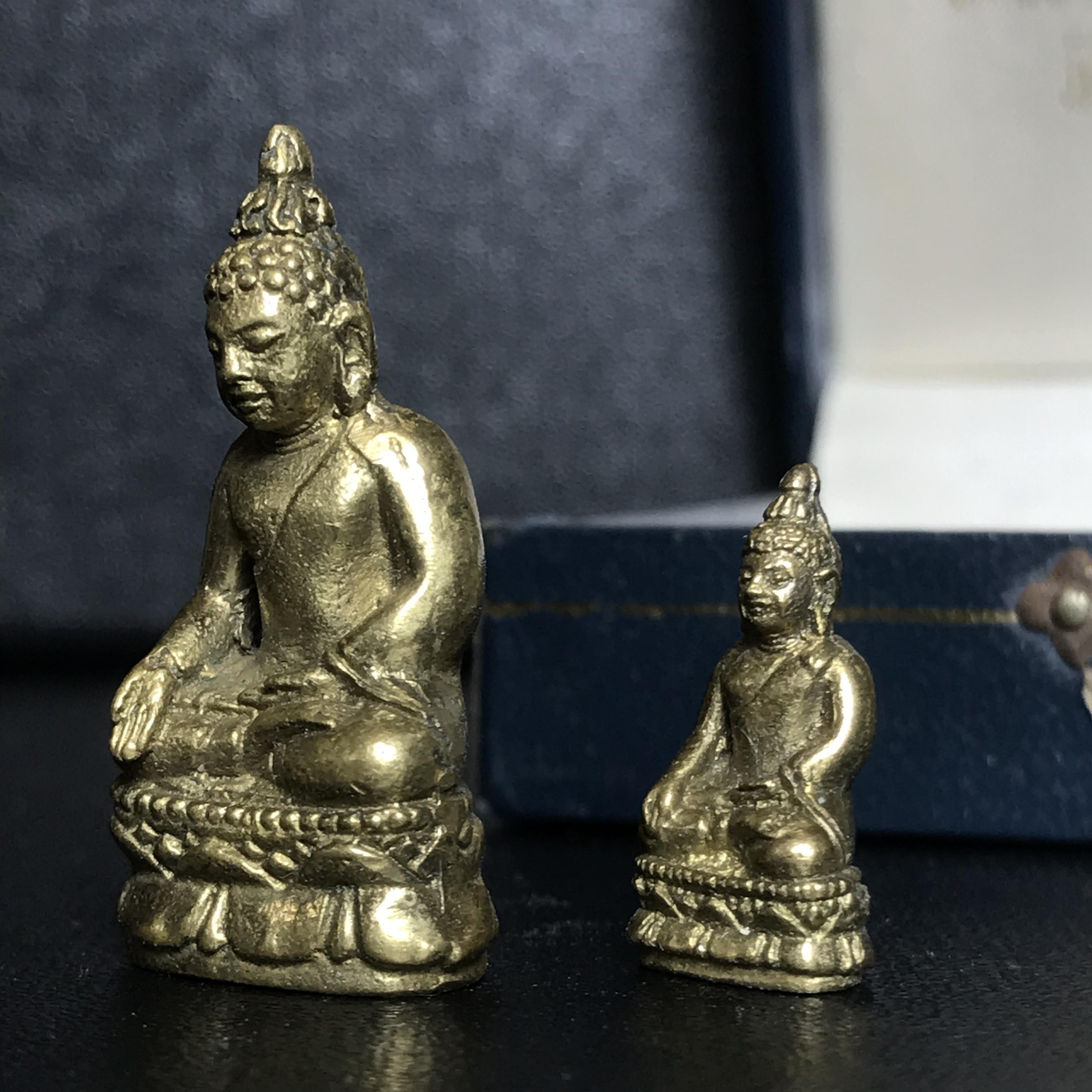 พระกริ่ง-พระชัยวัฒน์ ไพรีพินาศ วัดบวรนิเวศวิหาร รุ่นผ้าป่าสิงห์บุรี ปี2528 ชุดกรรมการรับพระราชทานจากสมเด็จพระเทพ(หายาก)