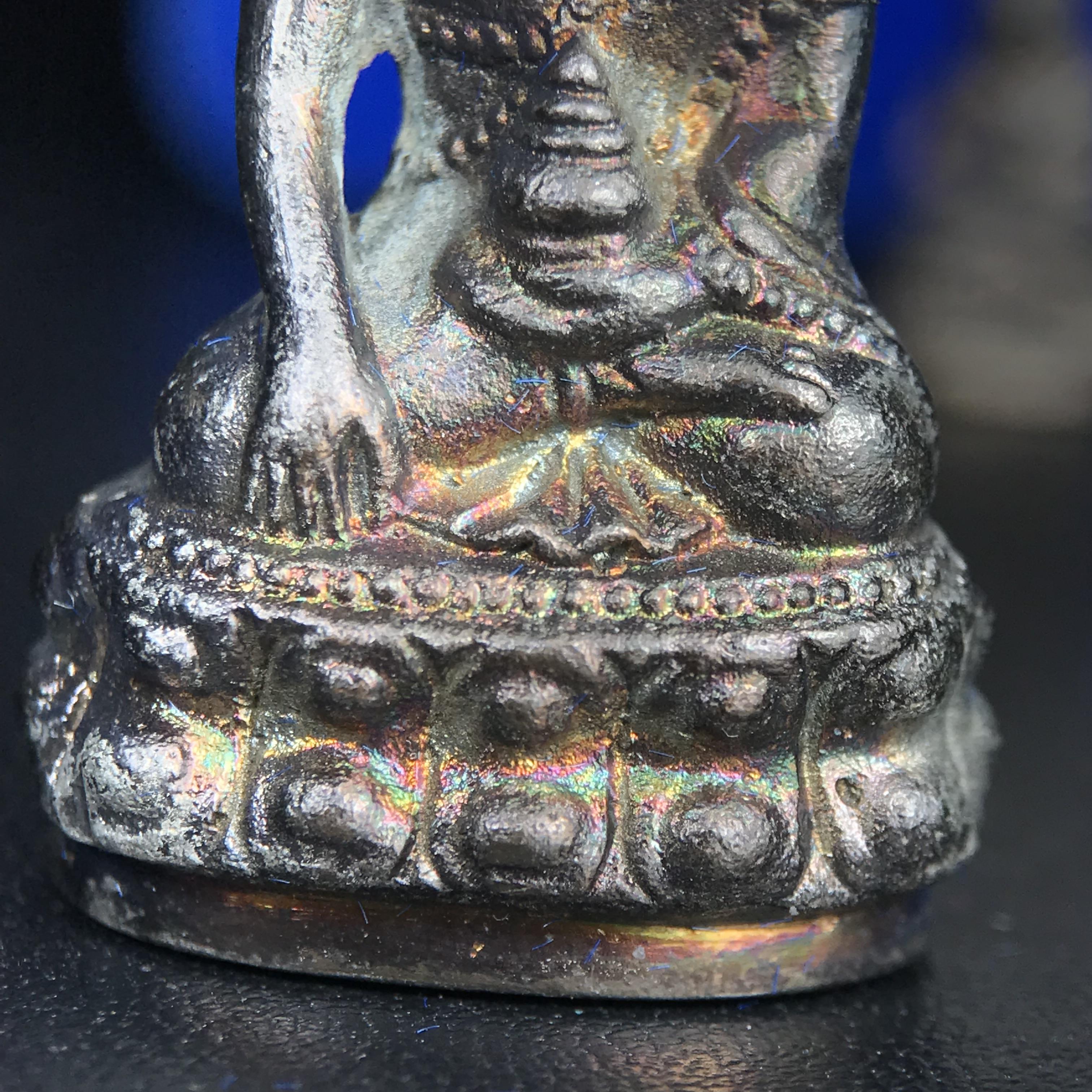 พระกริ่ง-พระชัยวัฒน์ สว. 90 พรรษาสมเด็จย่า ปี2533 เนื้อนวโลหะ(แก่ทองคำผสมทองคำเยอะมากรุ่นนี้)(ในหลวงรัชกาลที่9เสด็จในพิธี)(หล่อแบบโบราณอุดมวลสาร 108 แบบฉบับพระกริ่งใหญ่สายวัดสุทัศน์ พระสังฆราช(แพ))(1 ใน 3000 ชุด) หายาก(***องค์นี้ผิวเนื้อนวโลหะสวยมาก***)