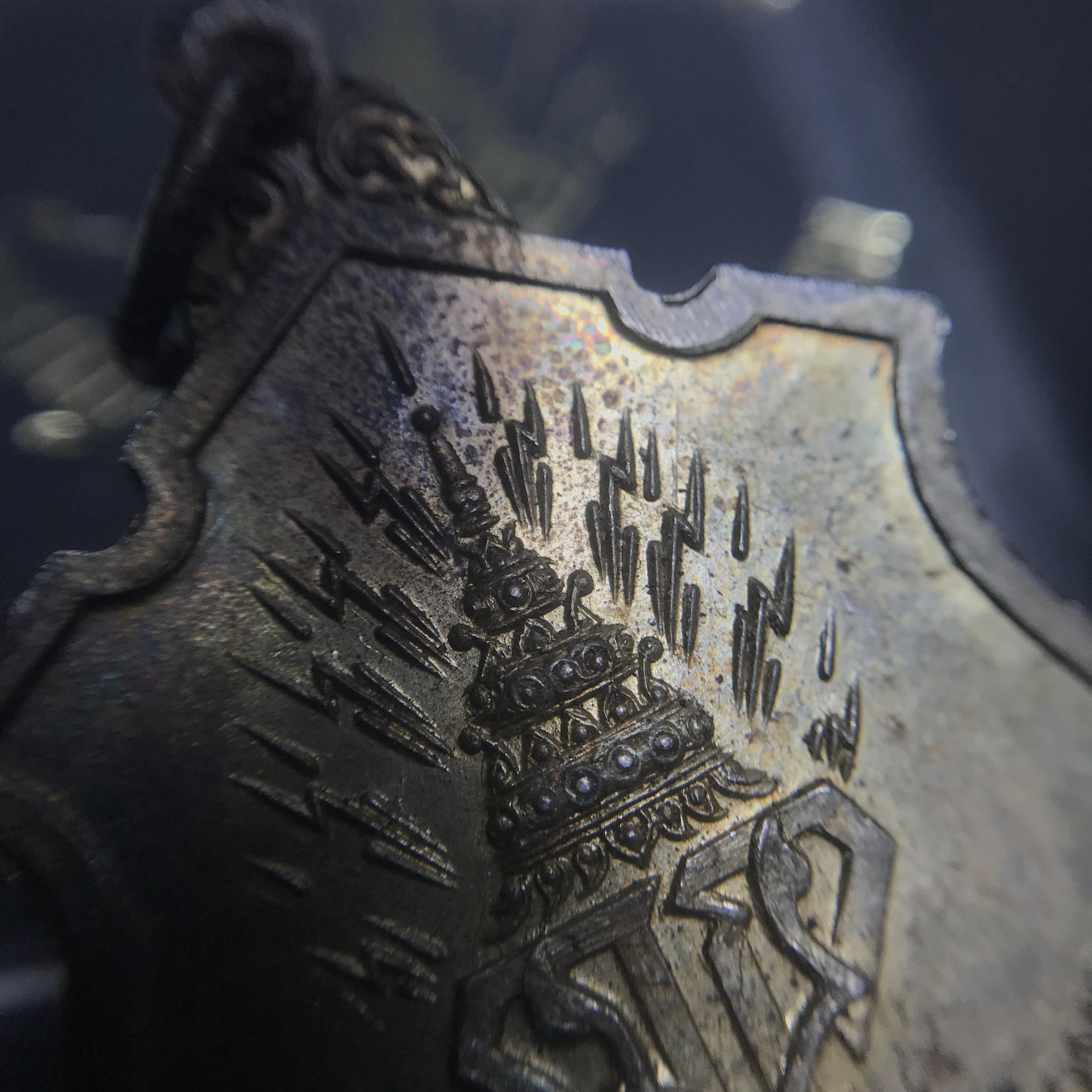 เหรียญพระพุทธชินราช มวก. วัดเบญจมบพิตร ปี 2519 เนื้อเงินสภาพสวยพร้อมกล่องเดิม(ในหลวงรัชกาลที่9และราชินีเสด็จฯเททอง)