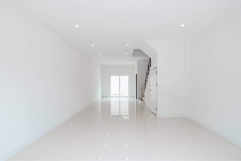 For Sales : Kohkaew, 3-Storey Commercial Builing, 4 Bedrooms 3 Bathrooms, 18 Sqw.