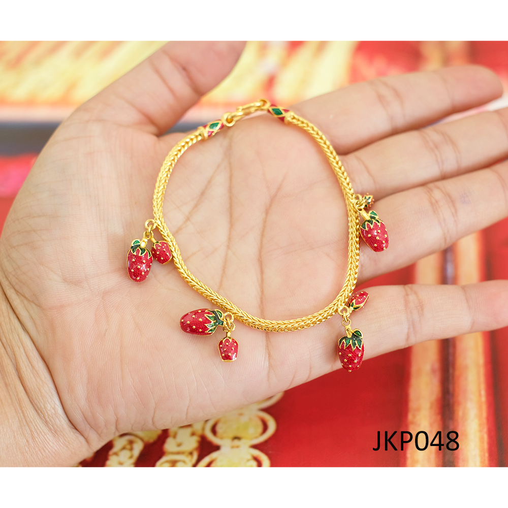 สร้อยข้อมือลงยาสตอเบอรี่ V1 1 บ.รหัส 048