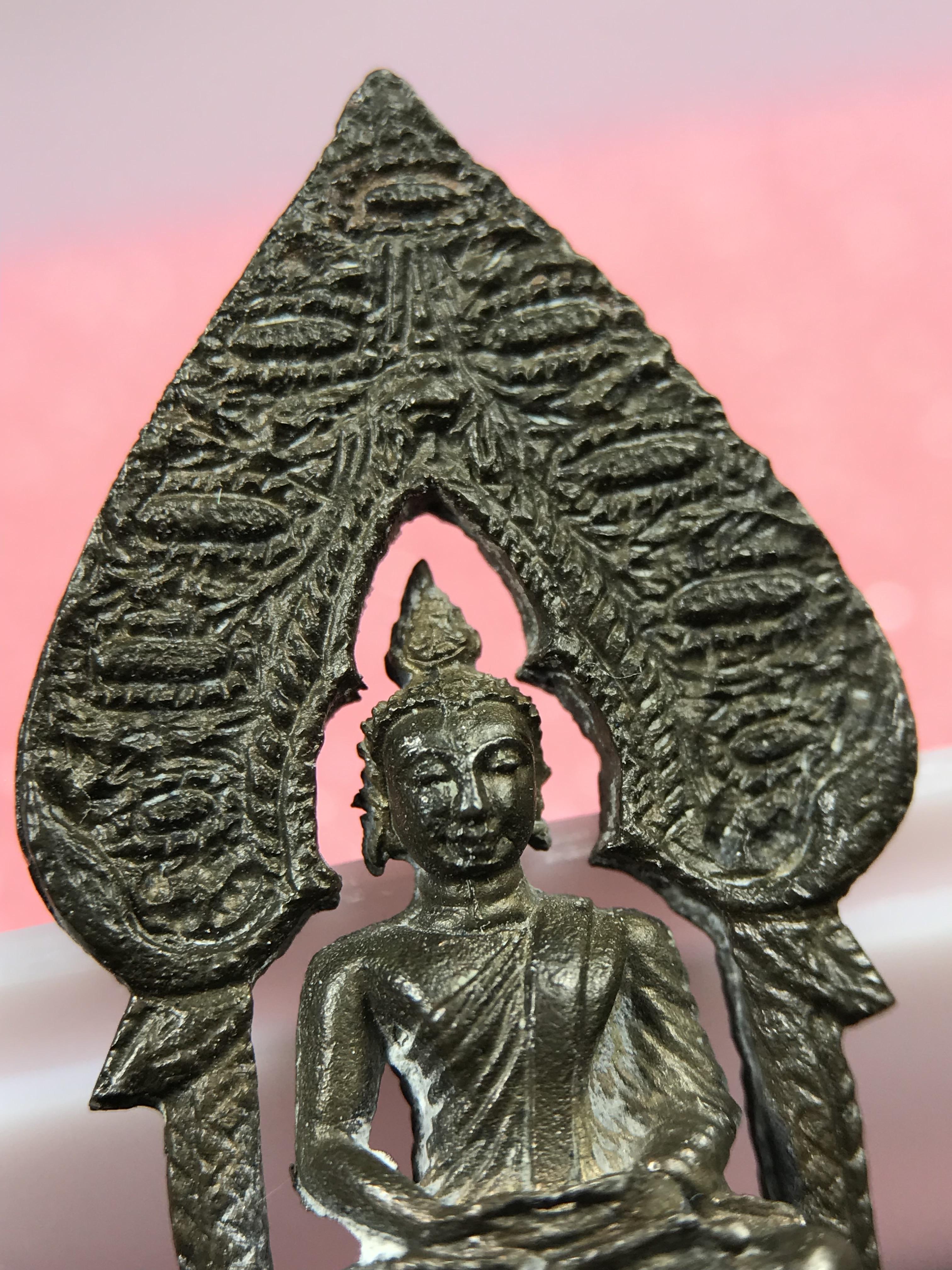 พระกริ่งนิรันตราย สมโภชครบ 108 ปี วัดราชประดิษฐ์ ปี 2515 เนื้อนวโลหะ(องค์หมายเลข ๑๖๘)( ในหลวง ร.9 เสด็จเททอง)( จำนวนสร้าง 1 ใน 999 องค์) (พิธีใหญ่ เกจิคณาจารย์ในยุคล้นหลาม หลวงปู่โต๊ะ วัดประดู่ฉิมพลีร่วมปลุกเสก)หายาก