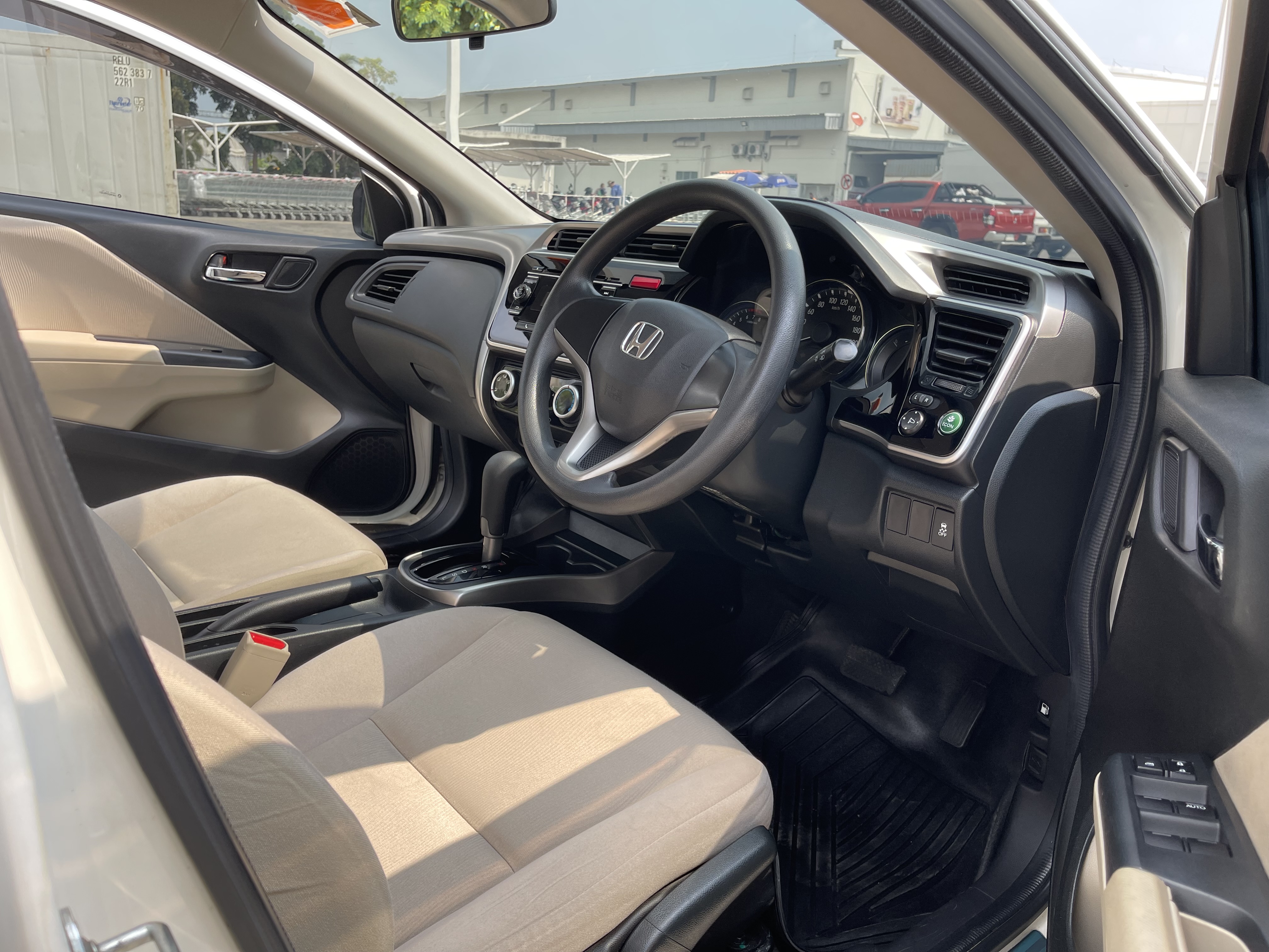 Honda City 1.5 V At 2014 ขาว