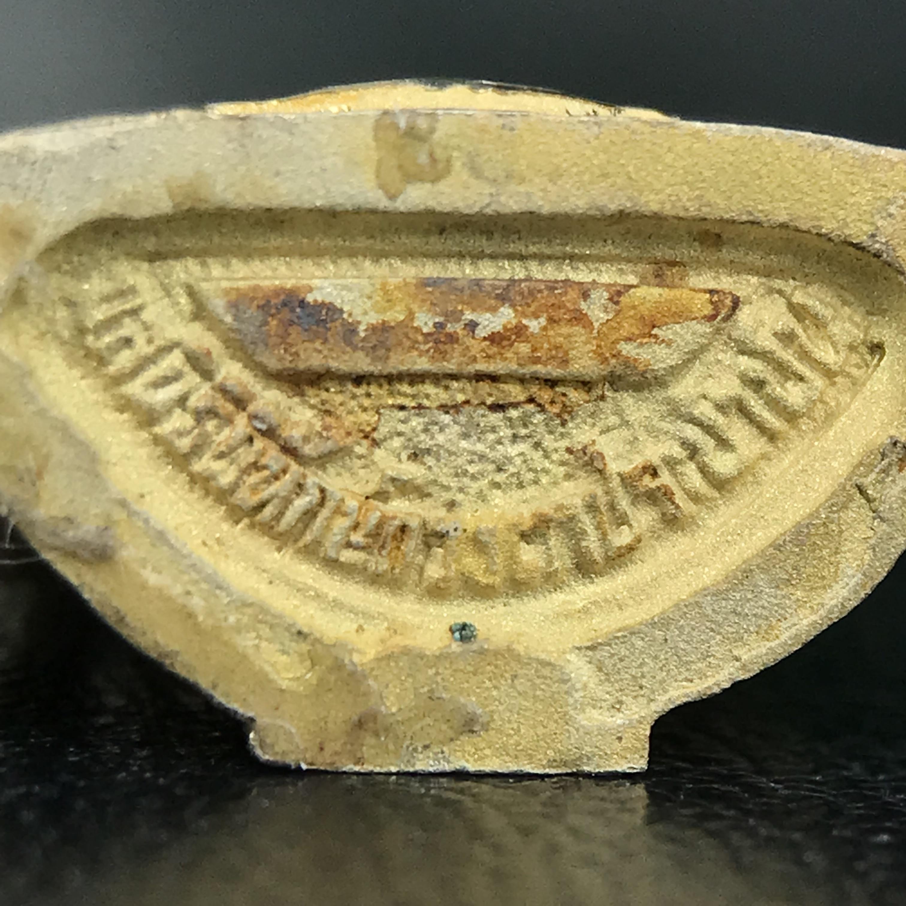 พระพุทธชินราช ภปร. ในวโรกาสพระราชพิธีมหามงคล เฉลิมพระชนมายุ6รอบ 5ธันวาคม2542 มูลนิธิพิทักษ์ดวงตาประชาชน จัดสร้าง เนื้อเงินบริสุทธิ์ 99.9% แบบสามกษัตริย์ขัดเงาบางส่วน พิมพ์กลาง ขนาดสูง 2.4 ซม. พร้อมกล่องบรรจุเดิม