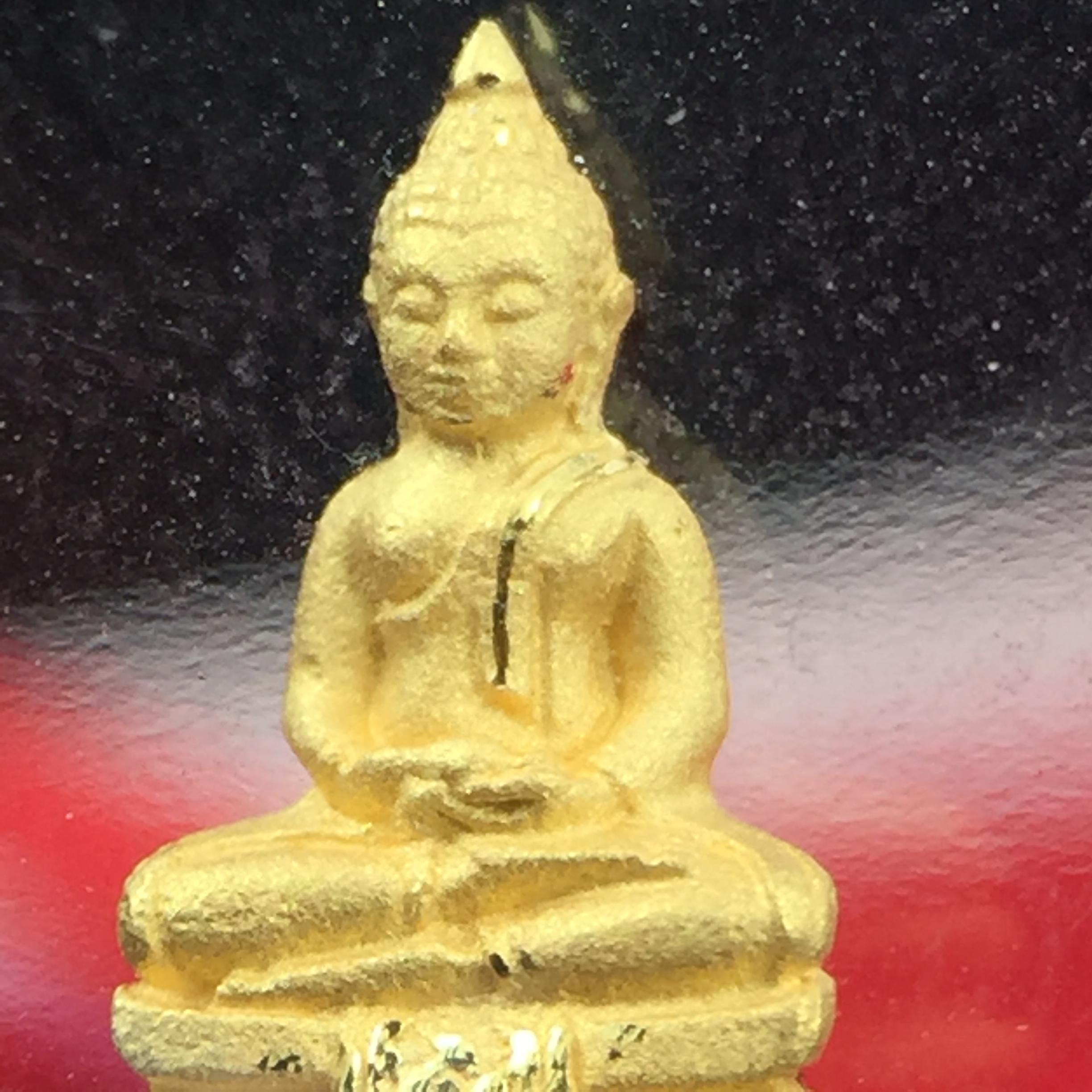 พระพุทธโสธร รุ่นอุดมโชคโภคทรัพย์ ปี 2550 เนื้อทองคำ พิมพ์จิ๋ว วัดโสธรวรารามวรวิหาร จ.ฉะเชิงเทรา (สภาพ สวย ซีนซองเดิม กล่องบบรรจุเดิมครบสมบูรณ์)