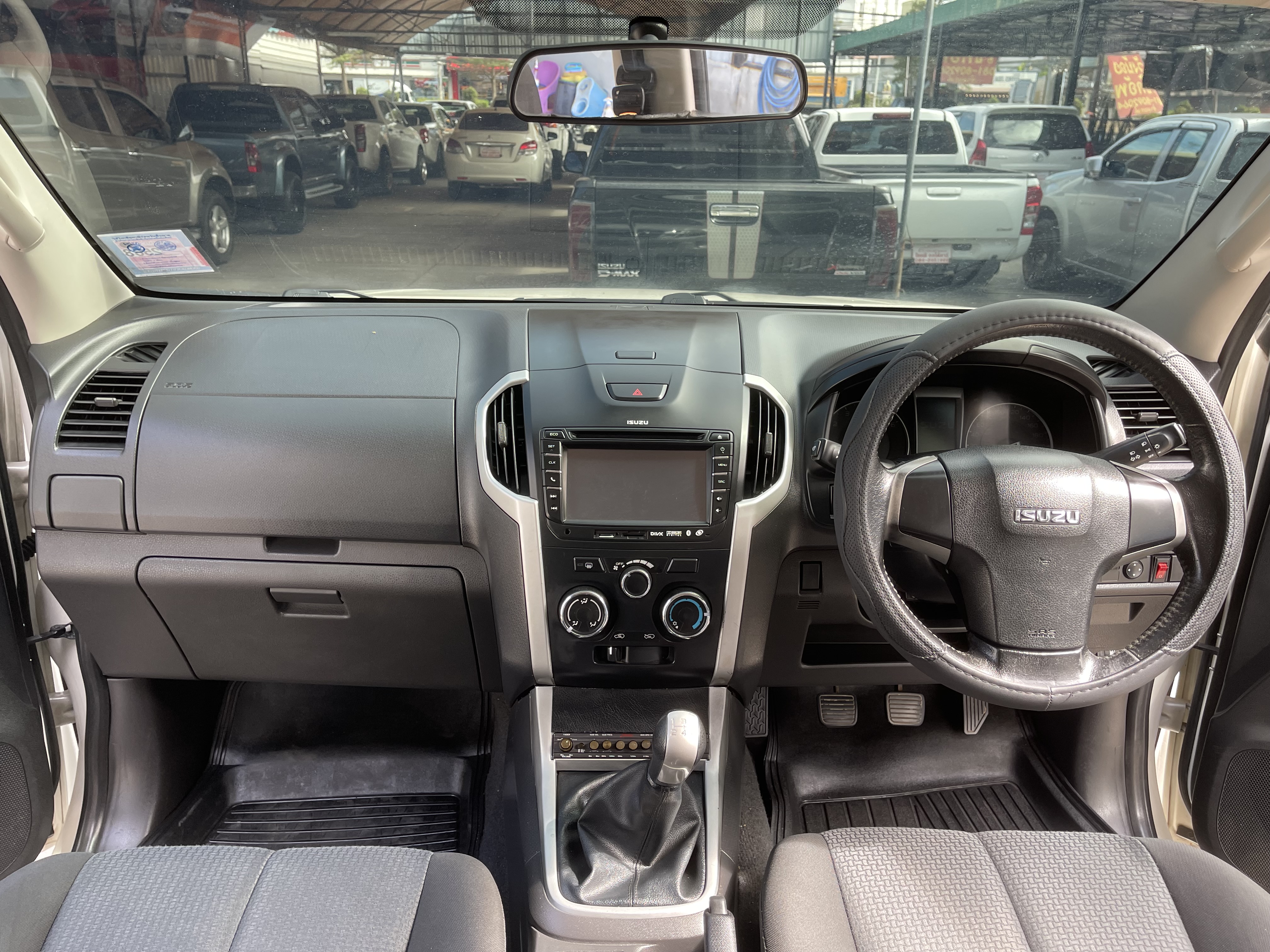 Isuzu Dmax All New 4ประตู Hilander 2.5 Vgs Z Dvd 2015 ขาวมุก