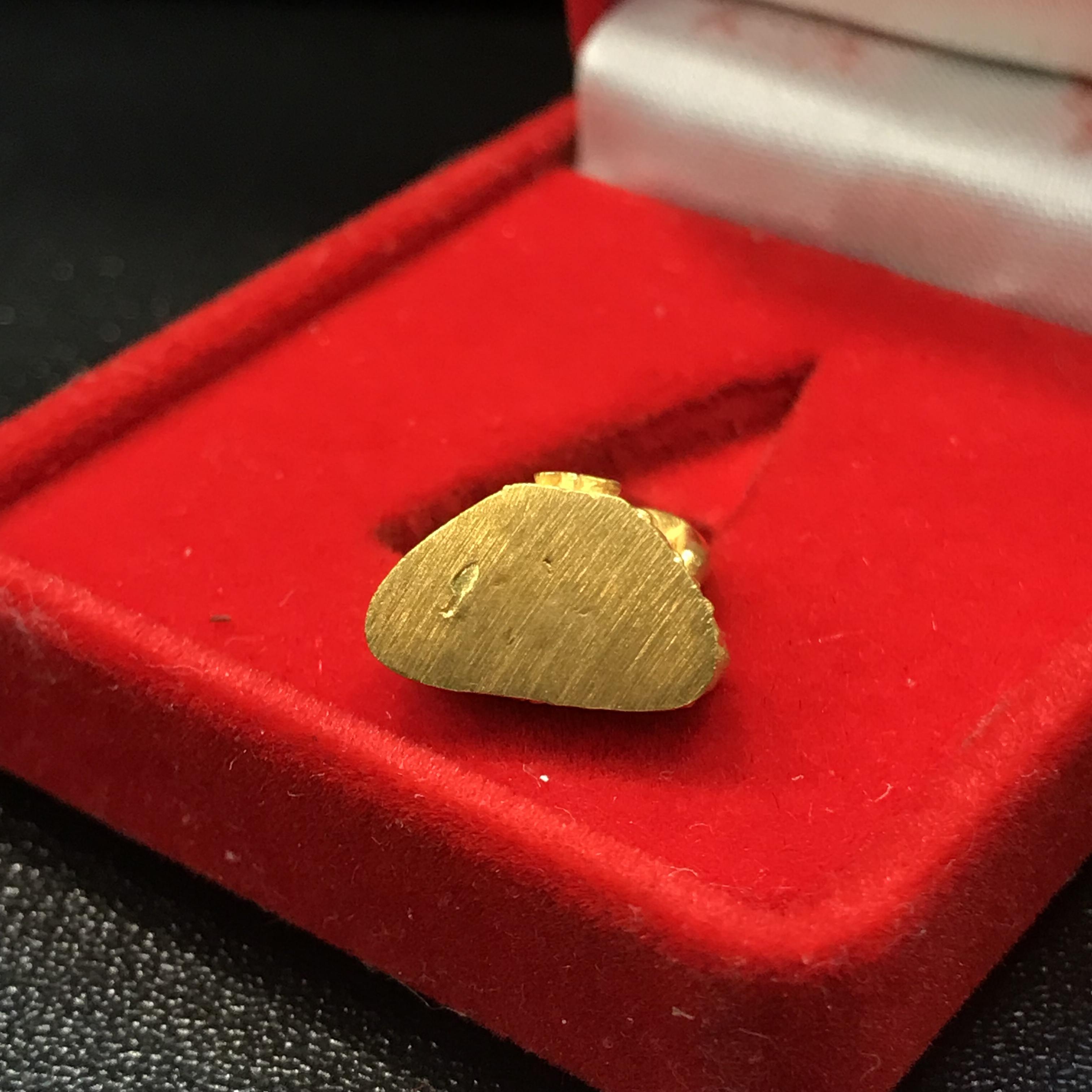 พระเครื่องปางสมาธิ 90พรรษาสมเด็จย่า ปี2533 เนื้อทองคำ (ในหลวงรัชกาลที่9เสด็จในพิธี)