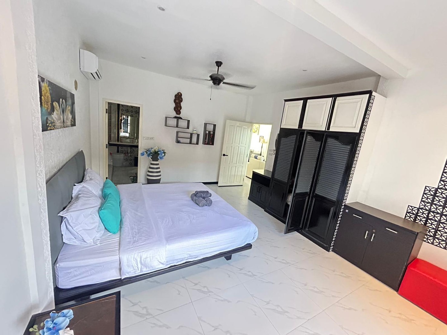 For Rent : Naiharn, Private Pool Villa, 3 bedrooms 3 bathrooms