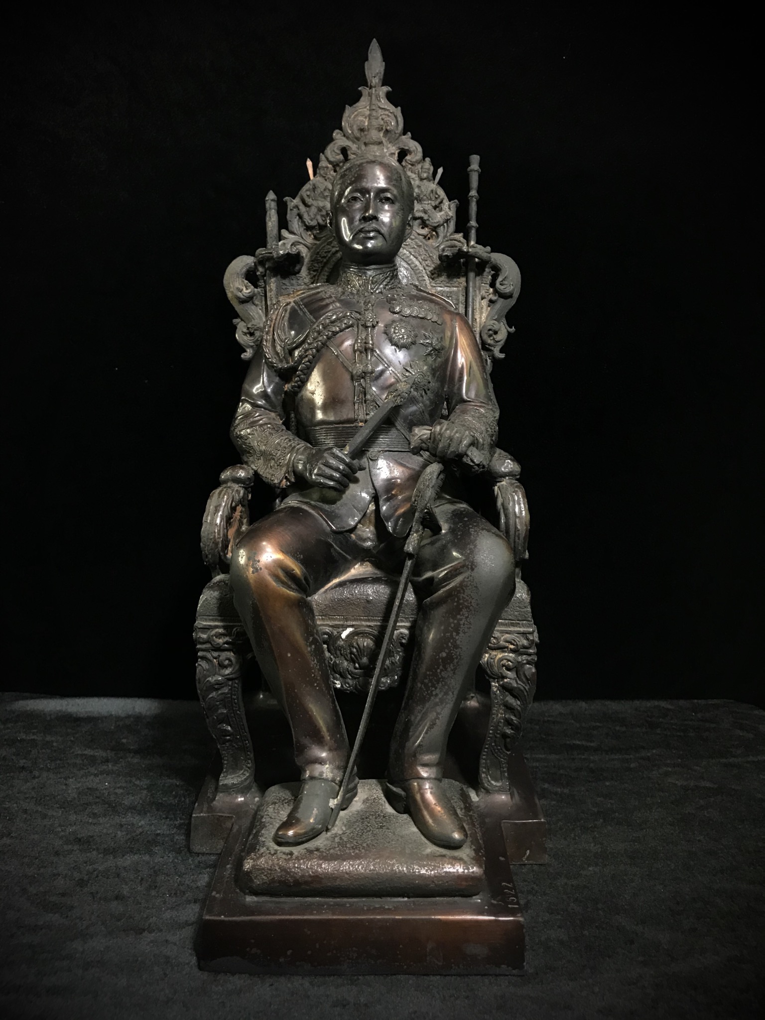 พระบรมรูปจำลองรัชกาลที่5 ครบ99ปี โรงเรียนนายร้อย จปร. จ.นครนายก ปี2529(ในหลวงร.9เสด็จในพิธี)