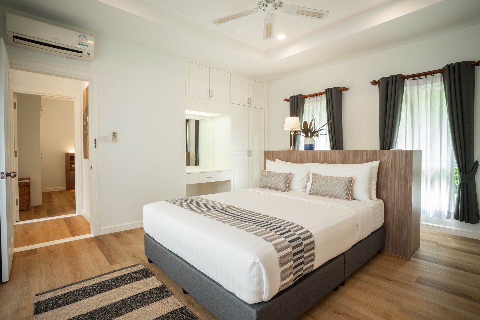 For Rent : Rawai, Luxury Private Pool Villa, 3 bedrooms 3 Bathrooms, Pool view.