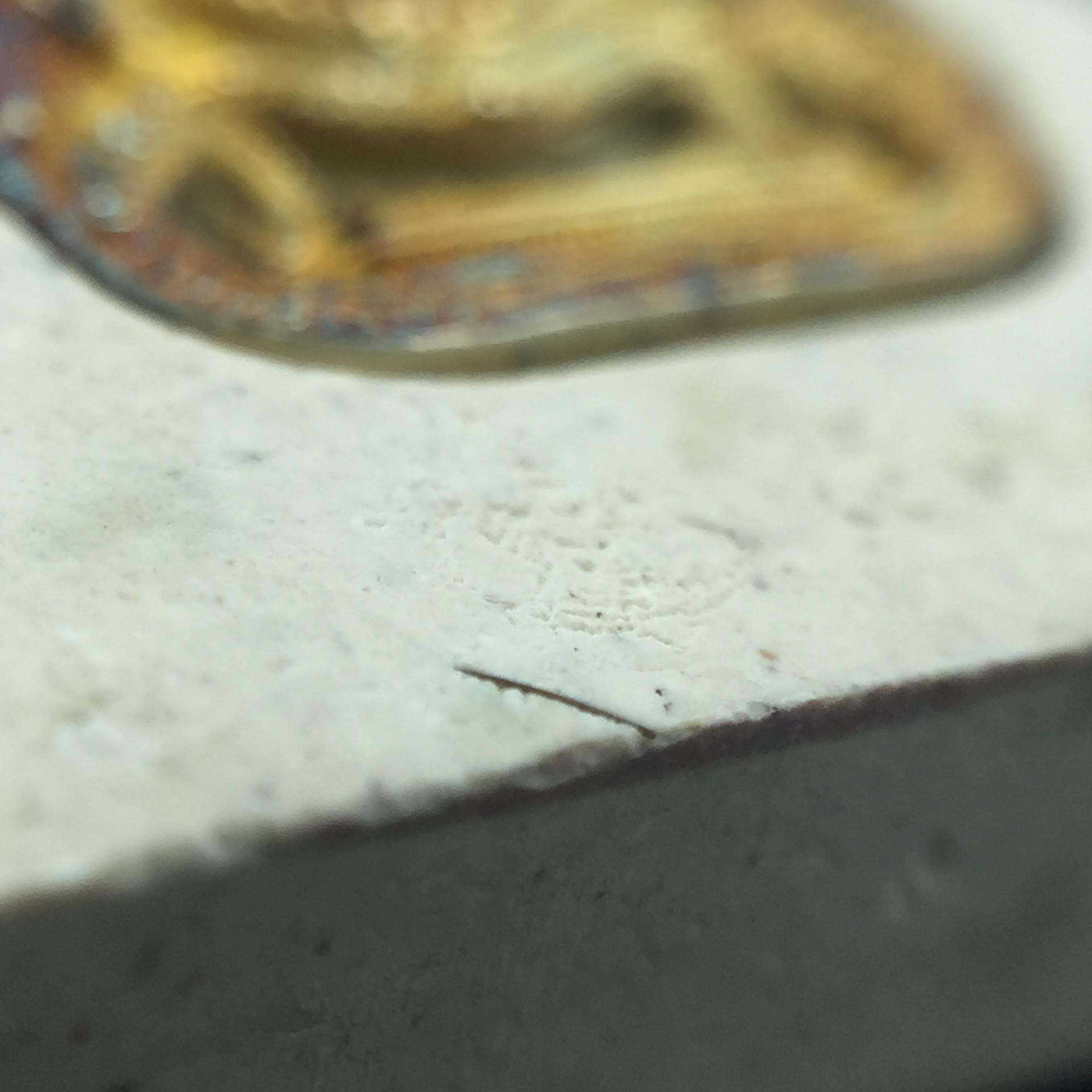 พระแก้วมรกต(จำลอง)ทรงเครื่องฤดูร้อน พระผงบูชา ด้านหน้าปิดทอง ด้านหลังตราฉลองสิริราชสมบัติครบ 60ปี เนื้อเงินขึ้นสีรุ้งธรรมชาติสร้างสรรค์งดงาม(รุ่นนี้ได้พระราชทานเส้นพระเจ้า(เส้นผม)รัชกาลที่9ในการจัดสร้าง)***องค์นี้พิเศษมองเห็นเส้นผมติดอยู่ด้านหลังชัดเจน***