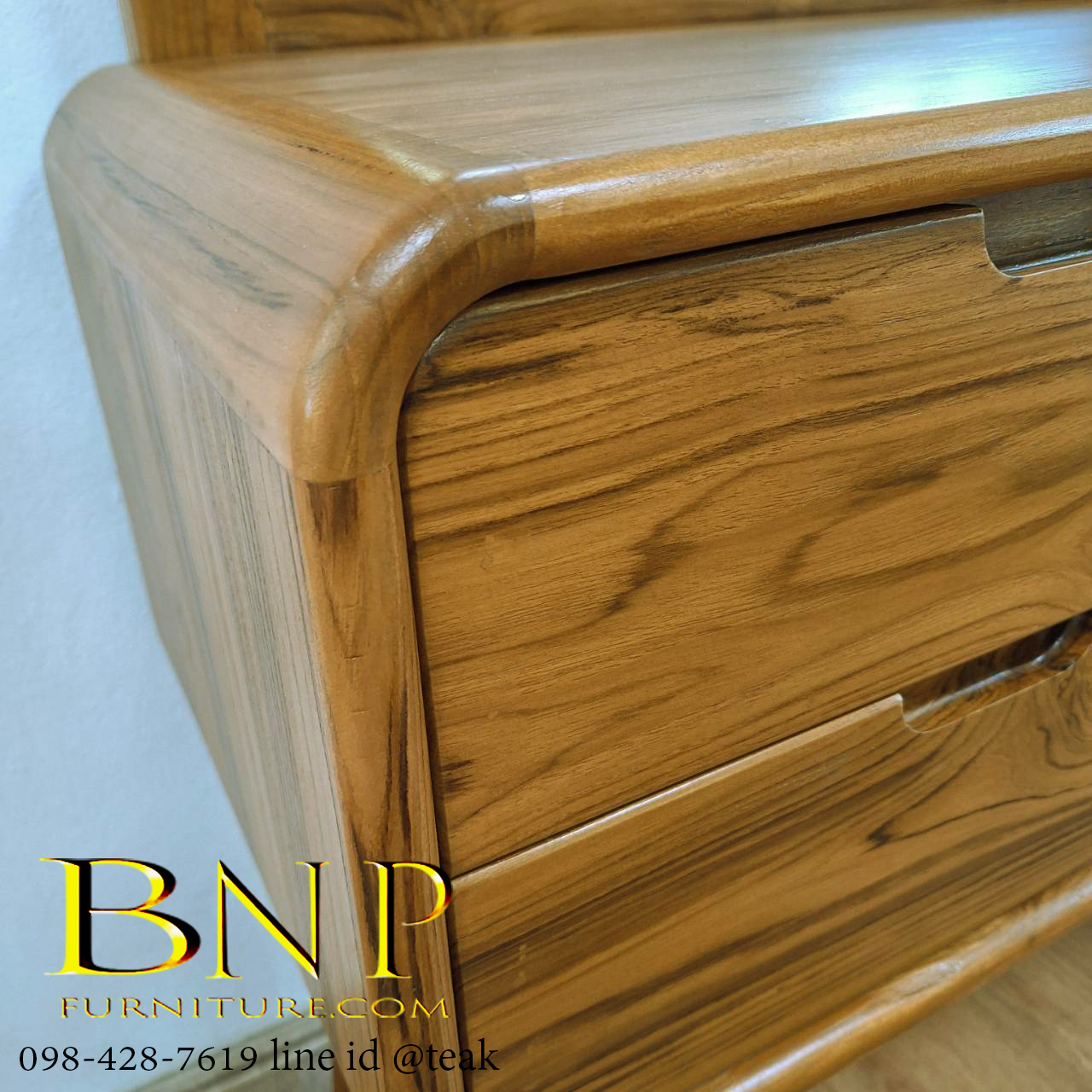 โต๊ะเครื่องแป้งโมเดิร์นไม้สัก รุ่น ไบรโอนี่