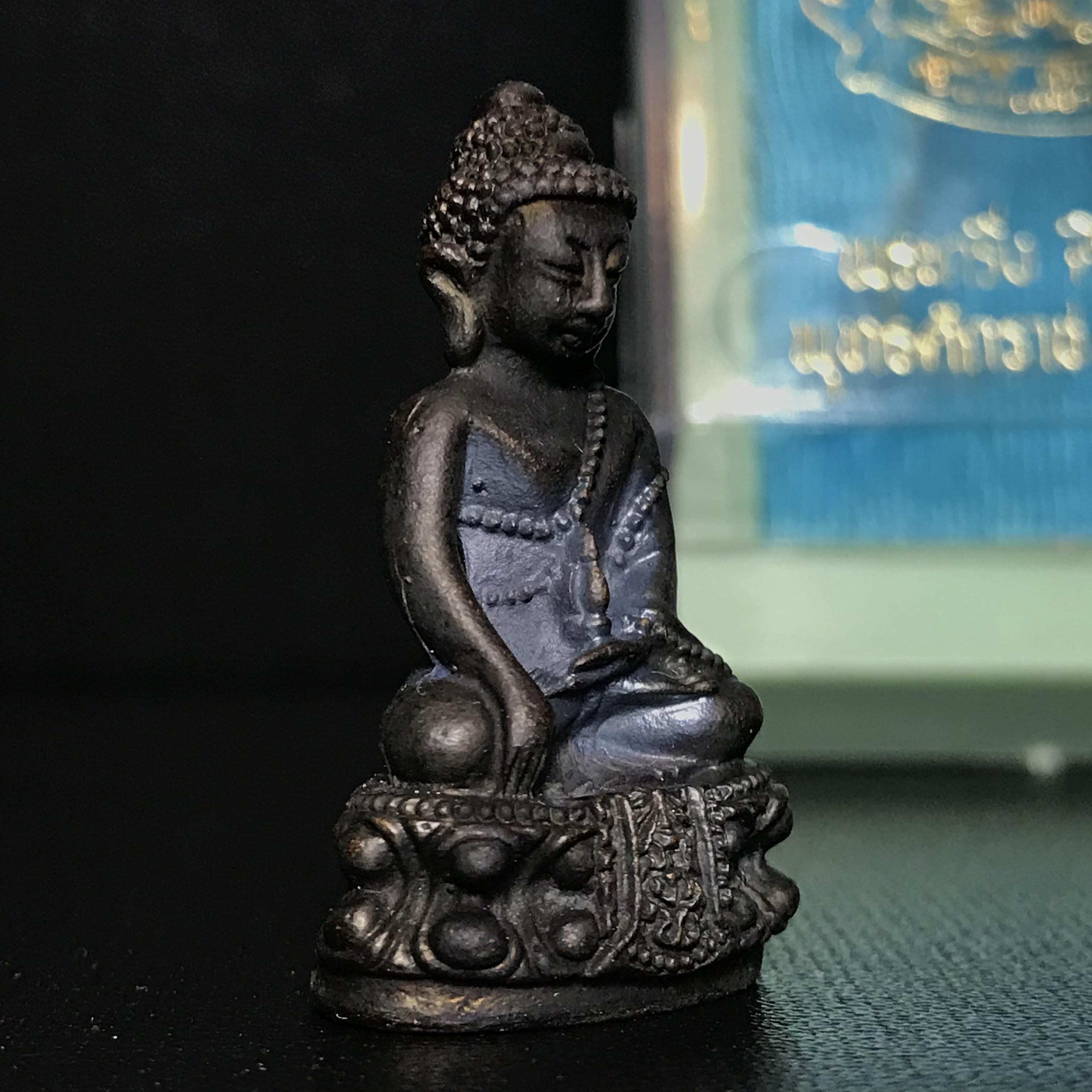 พระกริ่งคุ้มเกล้าฯ มหามงคล(วัตถุมงคล"คุ้มเกล้าฯ") ภปร. รพ.ภูมิพล เนื้อนวโลหะพิมพ์หน้าจีน (ในหลวงรัชกาลที่9เสด็จเททอง)(1ใน9720องค์)