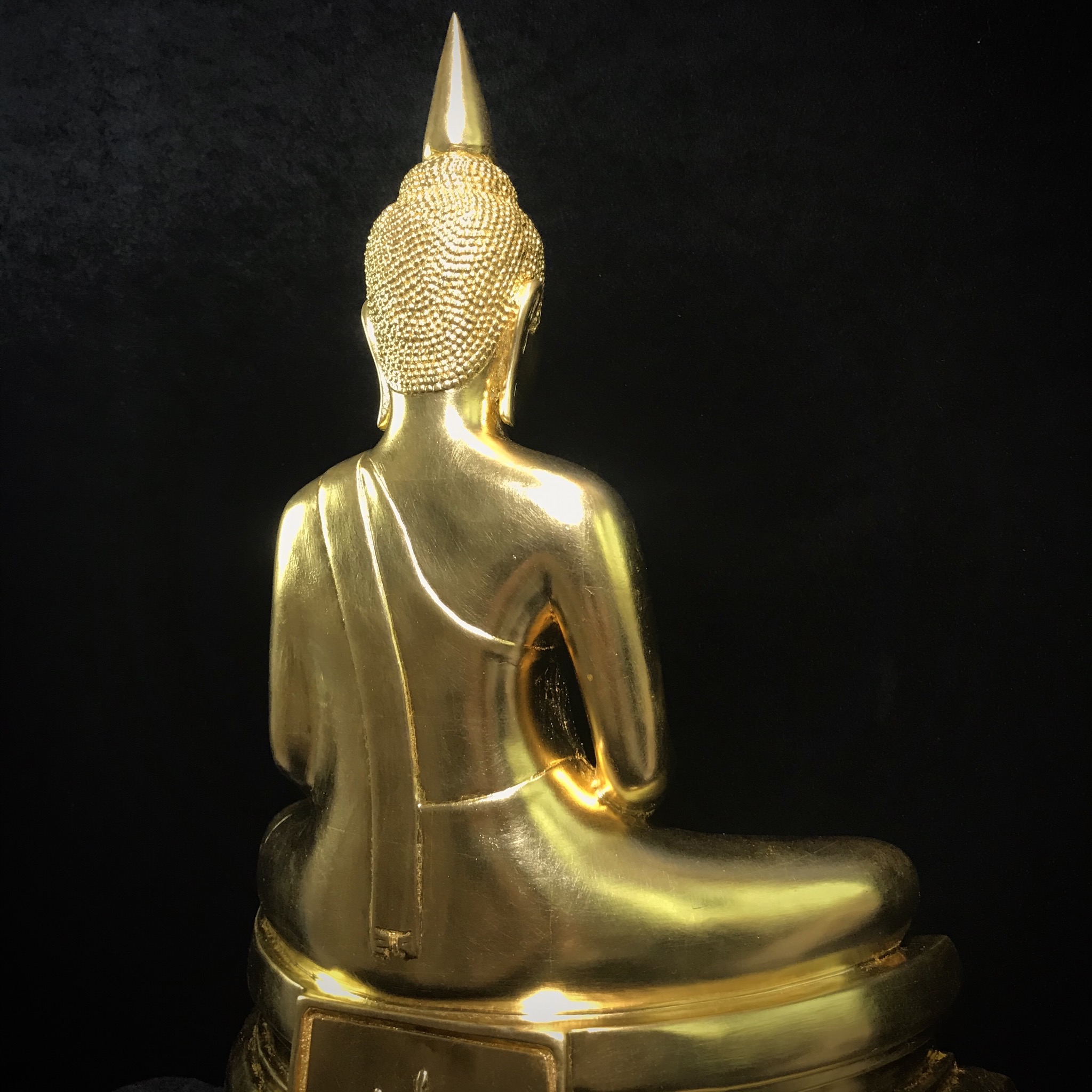 พระพุทธโสธร ทองประทาน คุ้มเกล้าฯ ปวงประชา ภปร.(ใต้ร่มพระบารมี คุ้มเกล้า) 60ปี โรงพยาบาลภูมิพลฯ พ.ศ.2552 เนื้อโลหะบรอนซ์ ลงรักปิดทอง(ขนาดบูชาหน้าตัก 9 นิ้ว)บรรจุมวลสาร“ทองคำศักดิ์สิทธิ์”ที่ปิดองค์หลวงพ่อมากว่า 100 ปี ตอกโค๊ดหมายเลข ๑๕๘(1 ใน 2000 องค์)หายาก