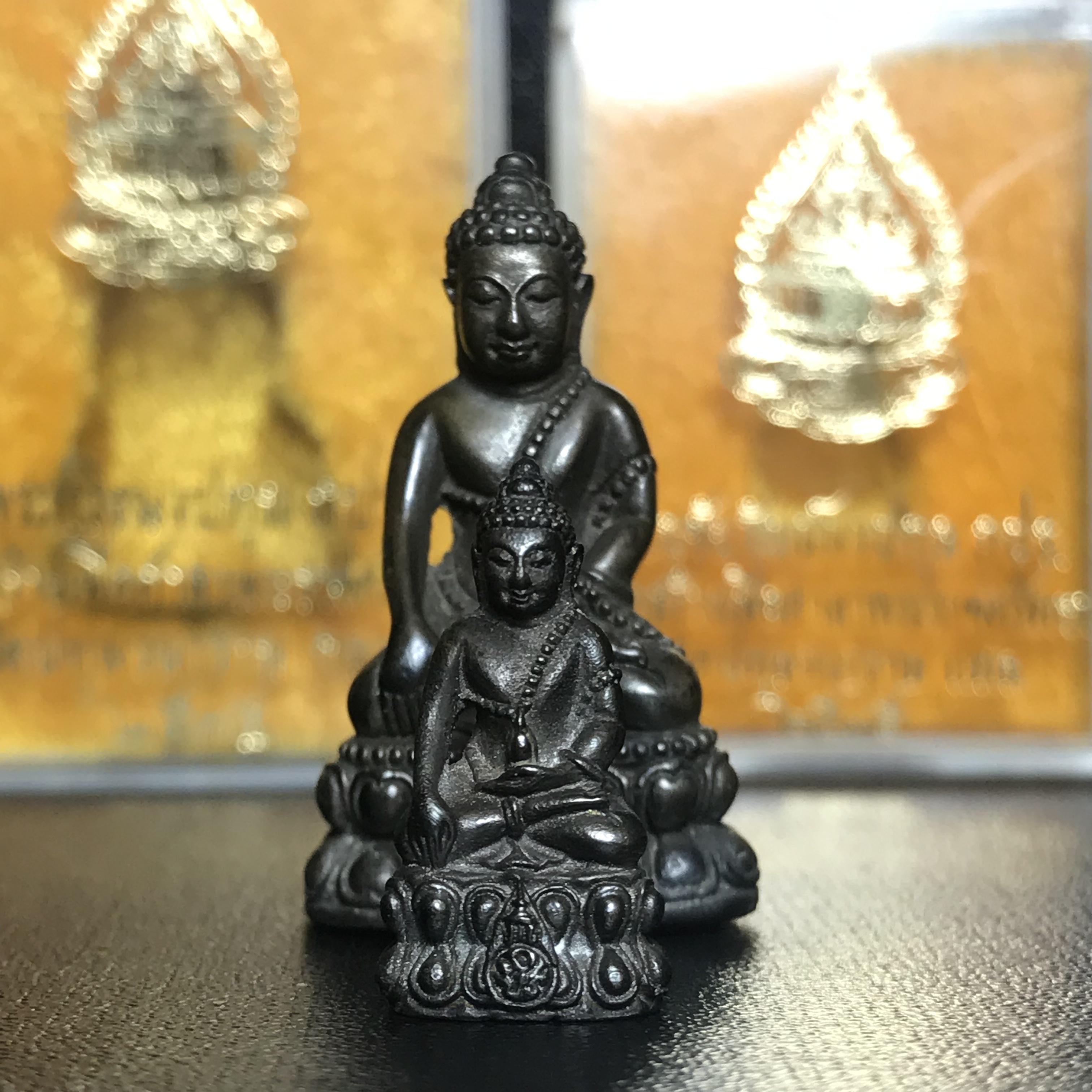 พระกริ่งนวปทุม ภปร.-พระชัยวัฒน์นวปทุม ภปร วัดปทุมวนาราม เนื้อนวโลหะ ปี2535(ในหลวงรัชกาลที่9เสด็จเททอง)(1ใน3000องค์)หายาก