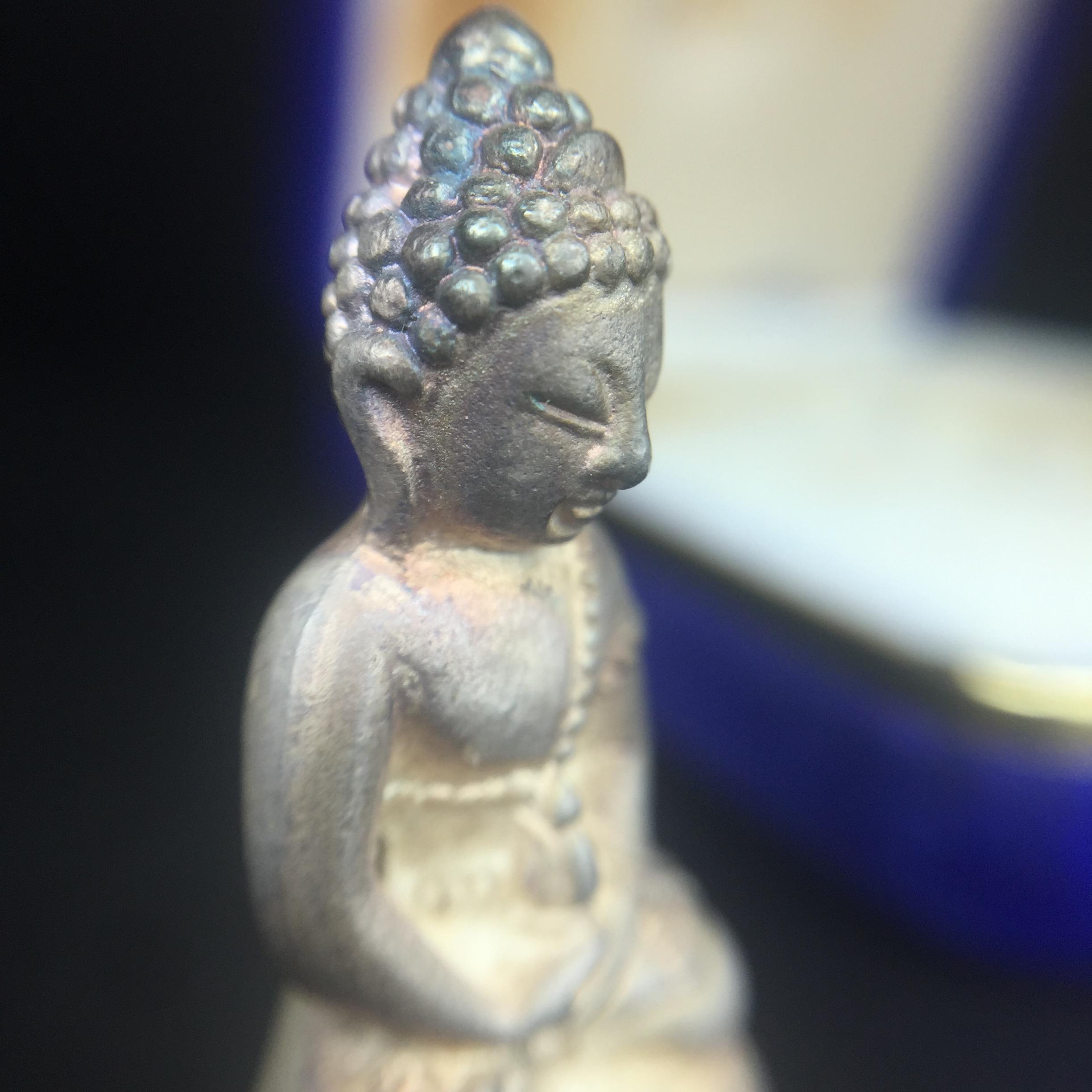 พระกริ่งรุ่นสร้างเจดีย์ วัดคีรีวิหาร ปี 2538 เนื้อเงิน(สภาพผิวสวยเดิม) ที่ระลึกในวาระครบ 5 รอบของ สมเด็จพระวันรัต(จุนท์ พฺรหฺมคุตฺโต) วัดบวรนิเวศวิหาร(เนื้อเงินตอกโค๊ตด้านหลังและเลขใต้ฐาน องค์นี้หมายเลข 360(ผลรวมได้9 เลขมงคล))(1 ใน 561 องค์)หายาก!!