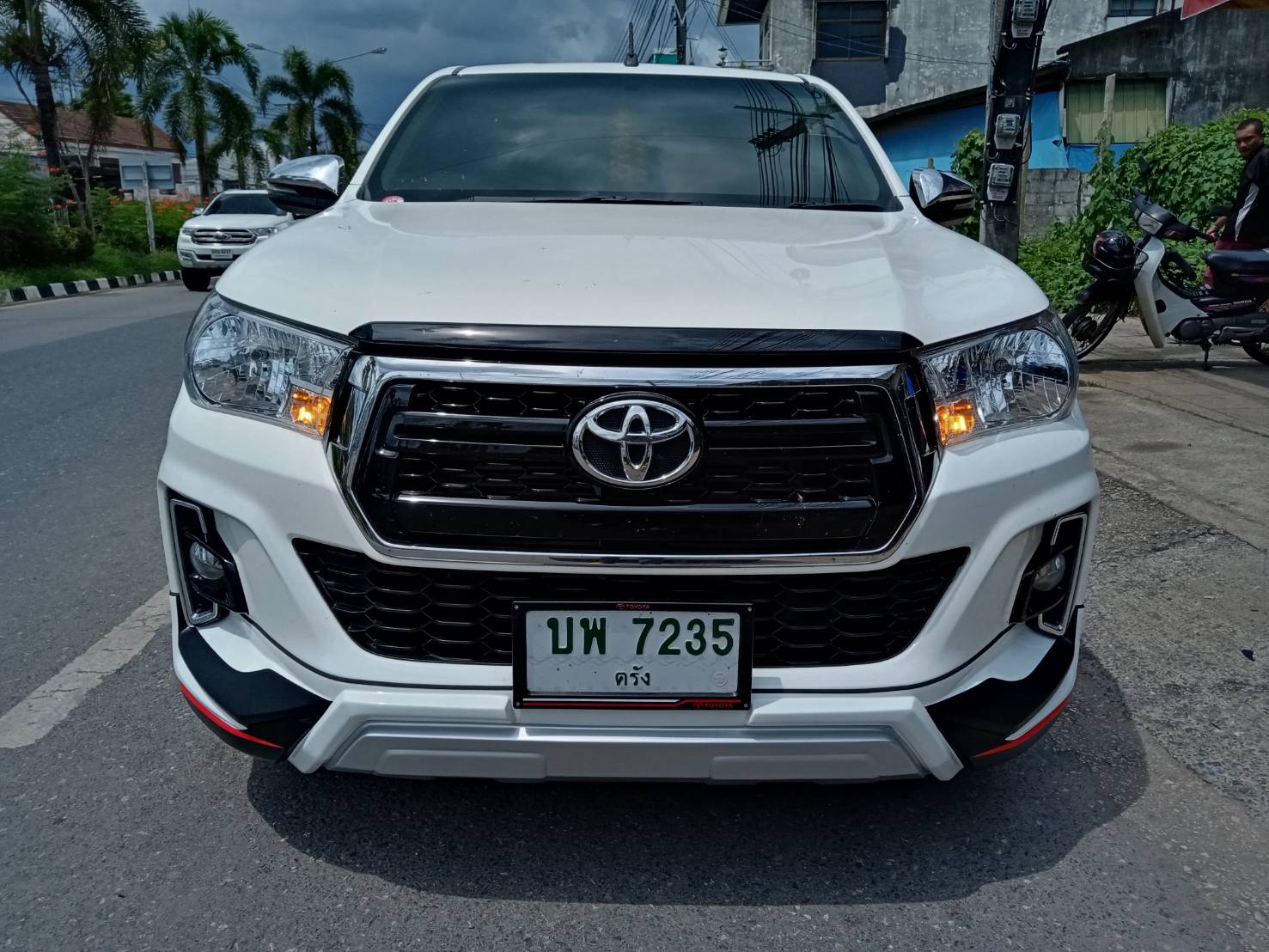 Toyota Revo Rocco body kits by Amotriz