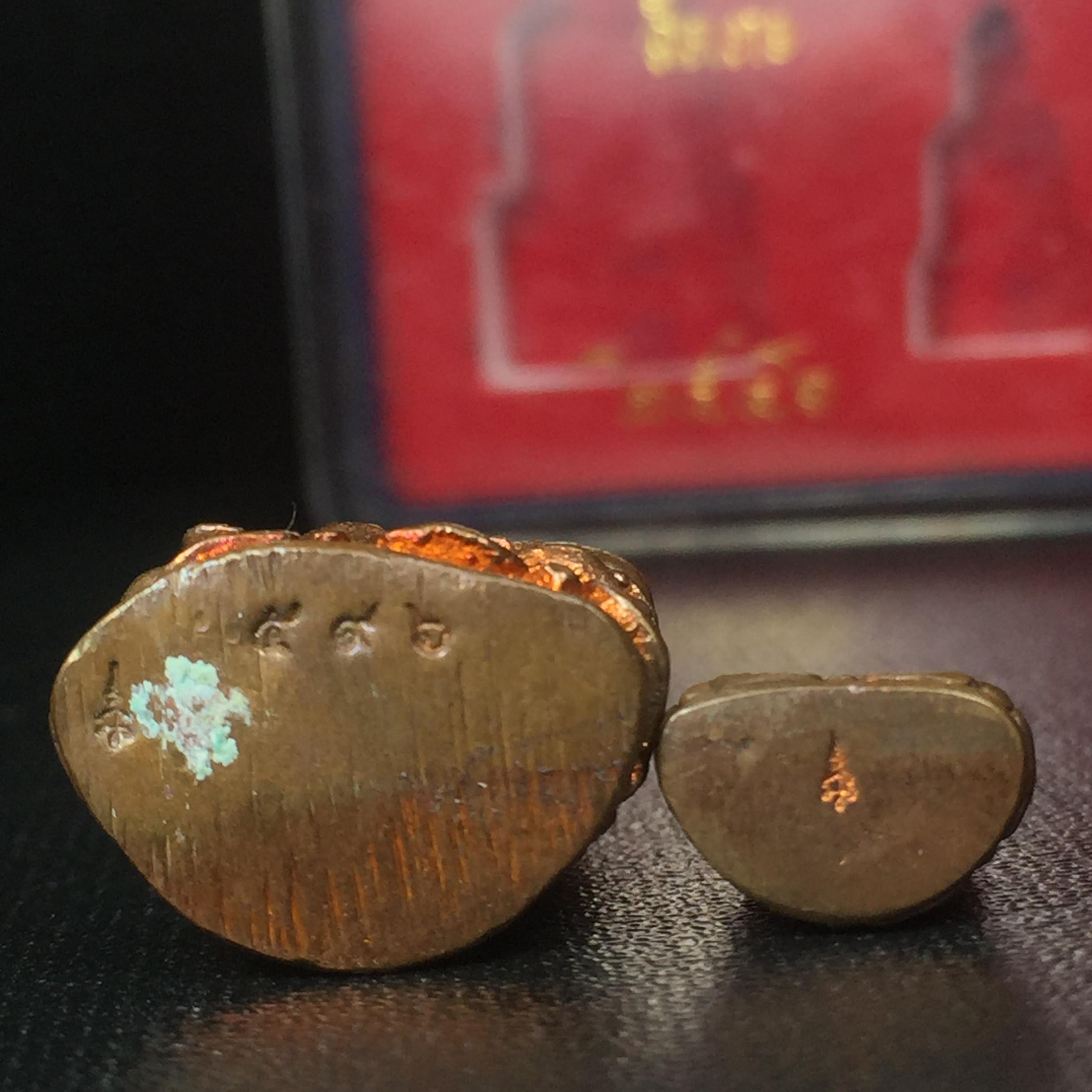 พระไพรีพินาศ วัดบวรนิเวศวิหาร รุ่นชัยชนะศึก ปี2546 พิมพ์บัวเหลี่ยม เนื้อสัตตโลหะ หมายเลข 596(สภาพสวยพร้อมกล่องบรรจุเดิมครบสมบูรณ์)(พระดี พิธีใหญ่ มวลสารเด่น รุ่นนิยม)