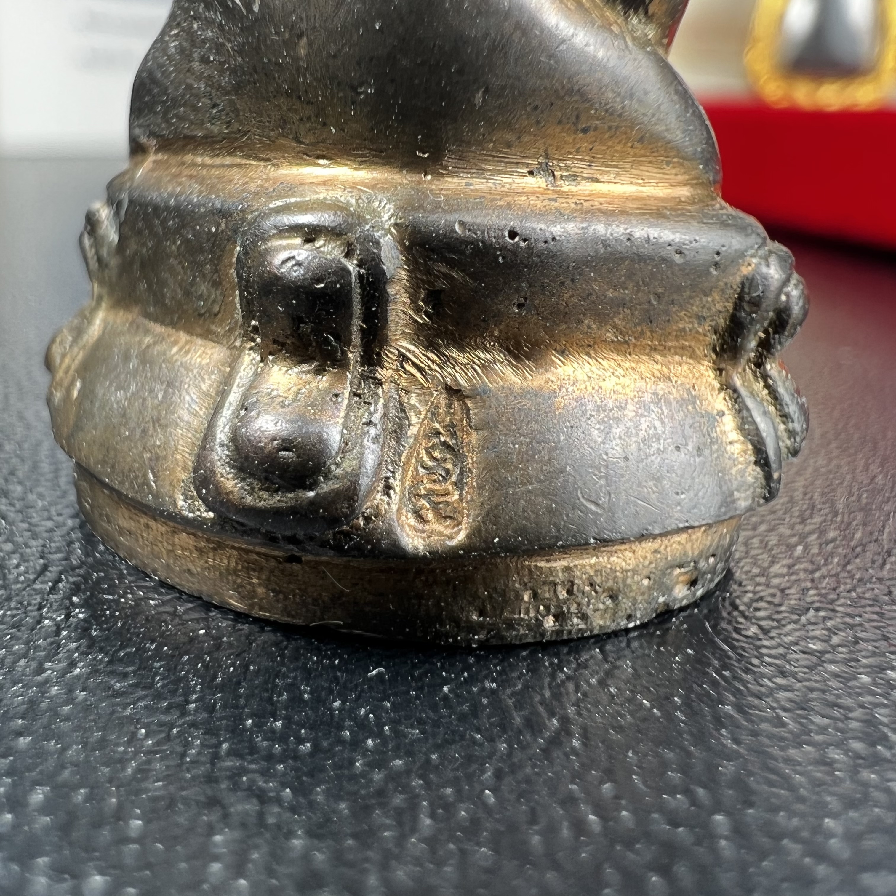 พระกริ่ง-พระชัยวัฒน์ ปวเรศ ปี2530 วัดบวรนิเวศราชวรวิหาร(องค์พระชัยวัฒน์เลี่ยมกรอบทองคำแท้)(ในหลวง ร.9 เสด็จเททอง)(บรรจุเส้นเกศาในหลวงรัชกาลที่9)พร้อมสูจิบัตรเดิมตอนจัดสร้าง(สภาพสวยครบสมบูรณ์) (องค์หน้าใหญ่)(องค์ทองทบ)แบบพิมพ์นิยมหายาก