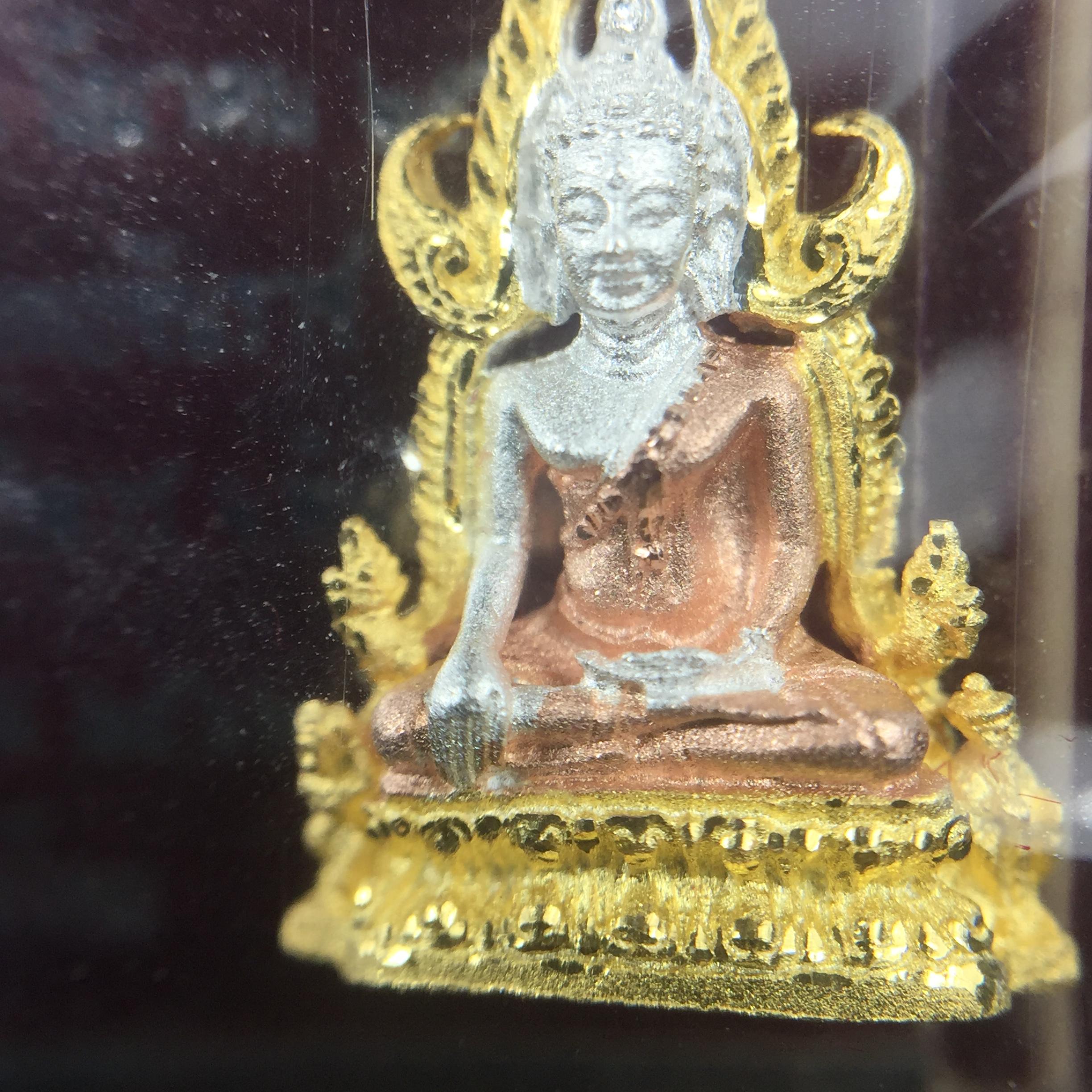 พระพุทธชินราช รุ่น ประวัติศาสตร์ มูลนิธิเพื่อตำรวจไทยจัดสร้าง ปี 2562 เนื้อเงินชุบสามกษัตริย์ขัดเงา พิมพ์ลอยองค์จิ๋ว