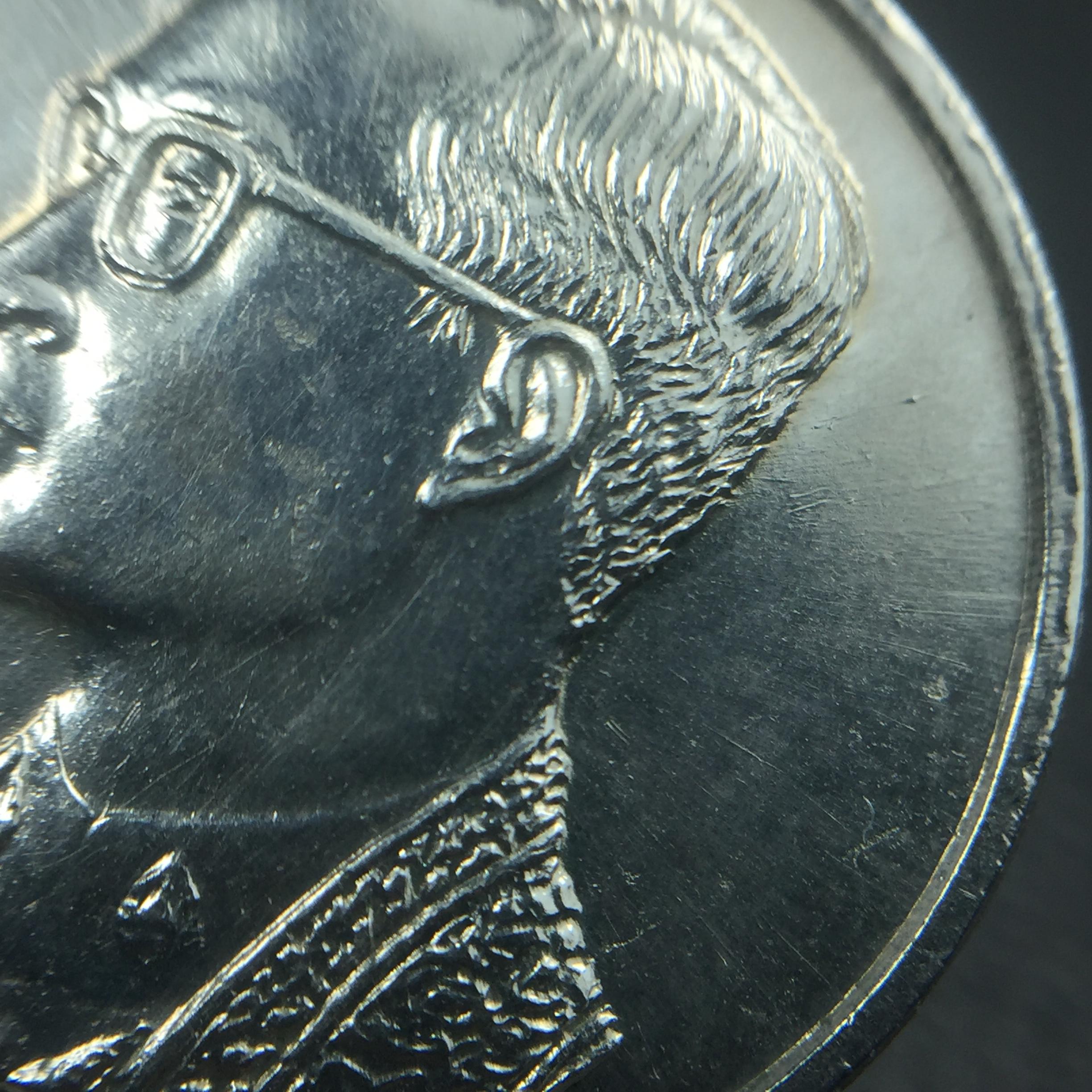 เหรียญพระบรมรูปคุ้มเกล้า รพ.ภูมิพล ปี2522 เนื้อเงิน พิมพ์เล็ก คัดสภาพสวยพร้อมซองบรรจุเดิม(ในหลวงรัชกาลที่9 ทรงจุดไฟพระฤกษ์และเททอง พิธีใหญ่)ยอดนิยมหายาก