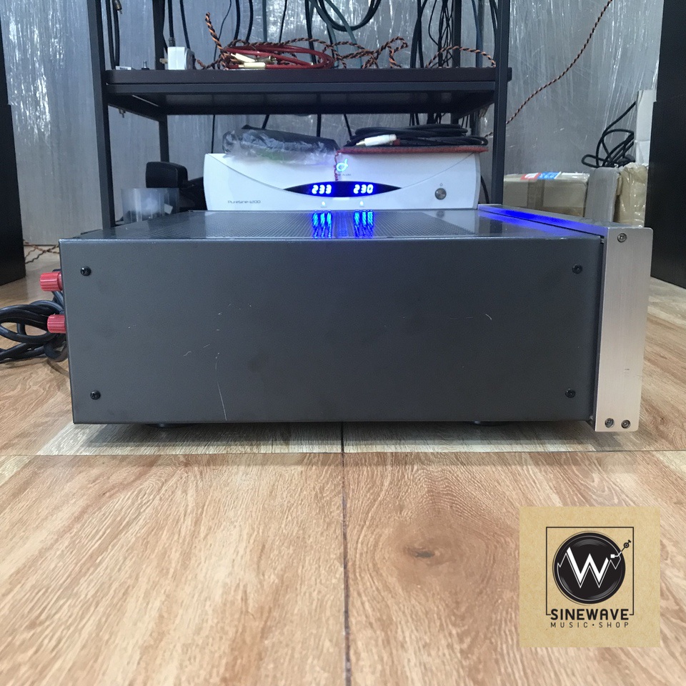 Integrated Amp ยี่ห้อ Accuphase รุ่น E-302 (Made in Japan) ไฟ 220Volts