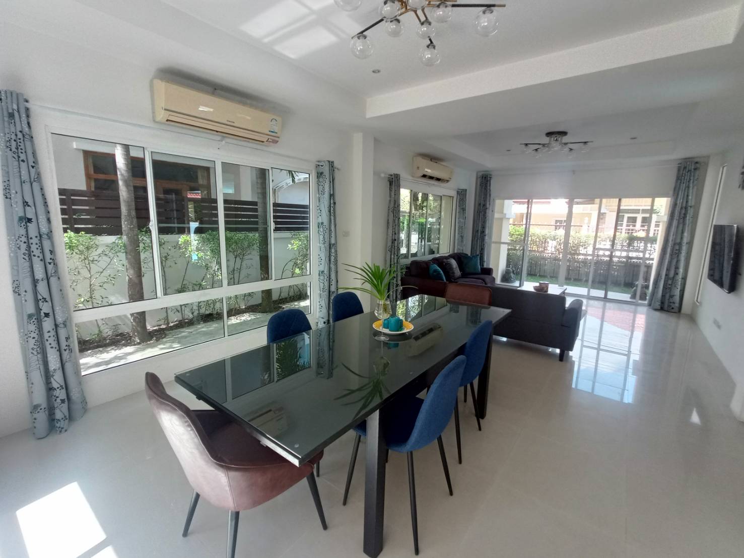 For Rent : Chalong luxury pool villa, 3 bedrooms 3 bedrooms, 300 sqm.