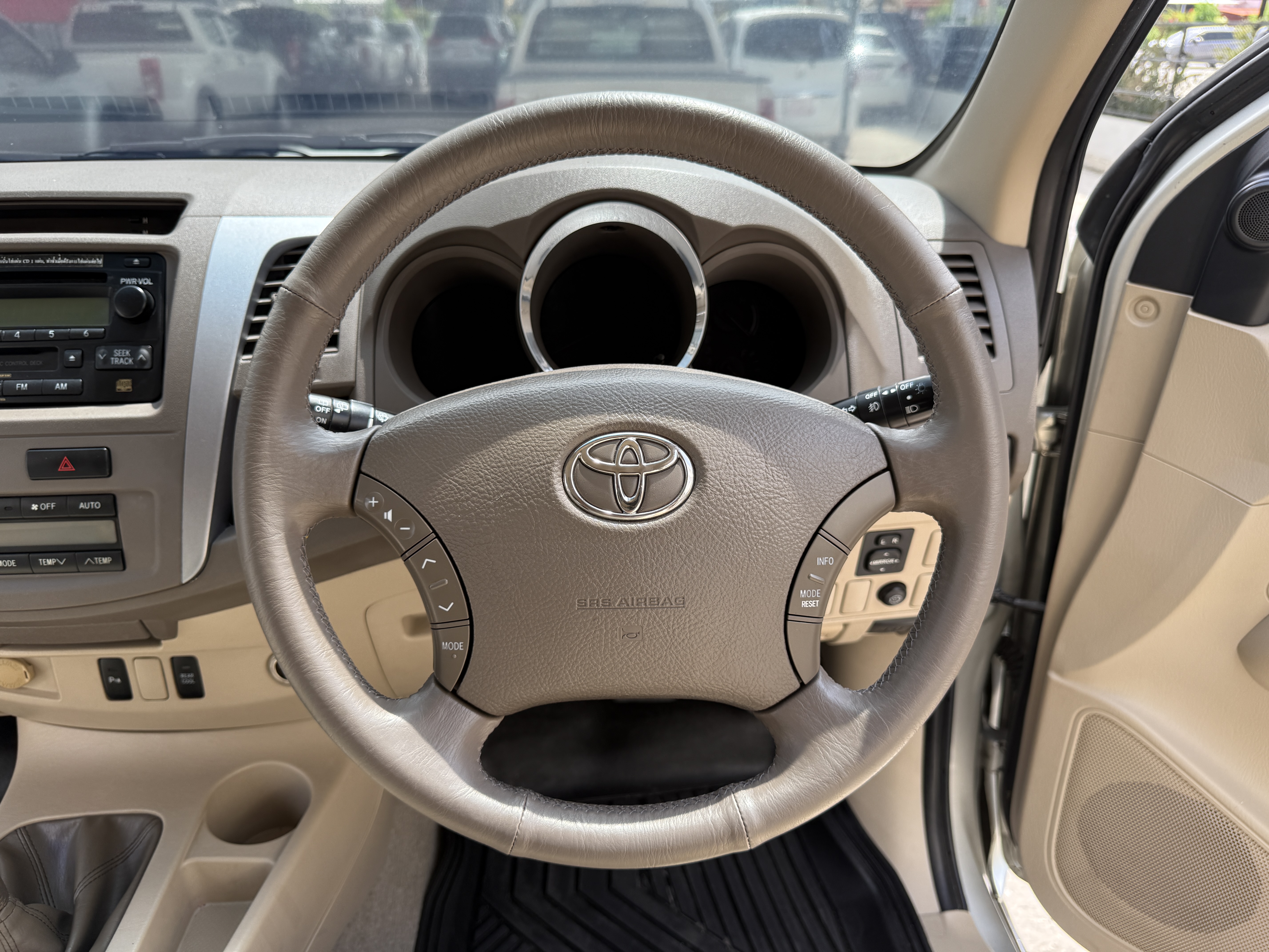 Toyota Fortuner 3.0 V 4WD At 2007 เงิน