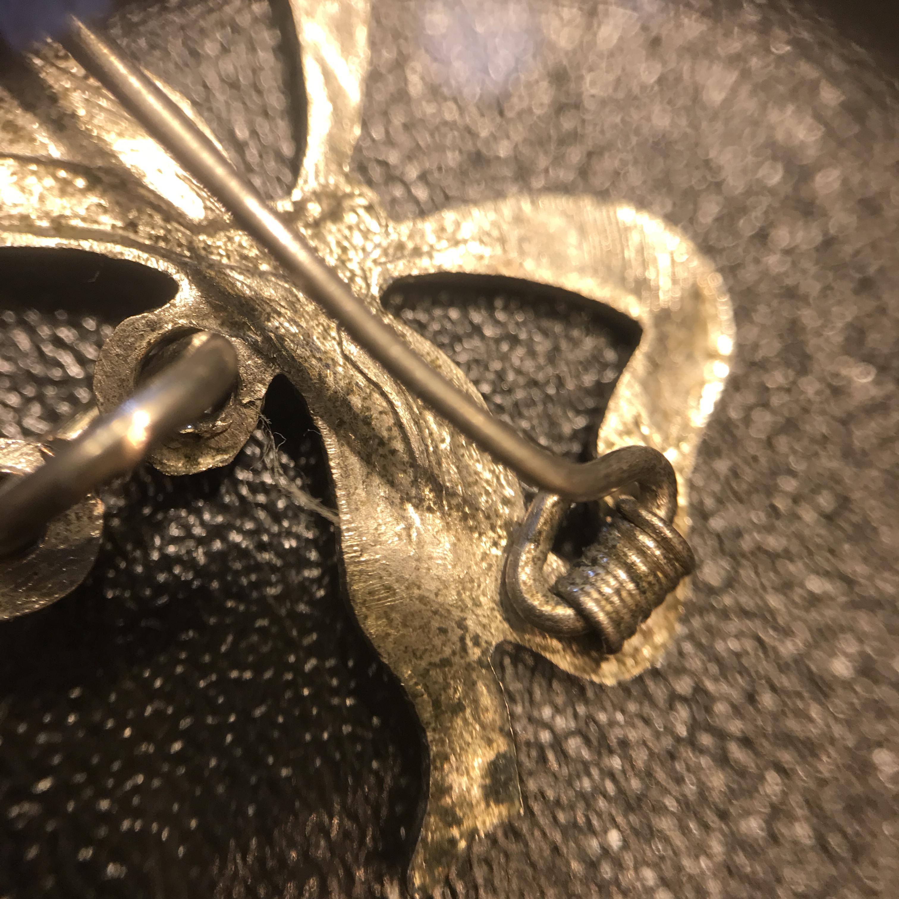 เหรียญในหลวงรัชกาลที่9 รุ่นจอมทัพไทย ปี2507 เจ้าคุณนรฯ วัดเทพศิรินทร์ อธิษฐานจิตปลุกเสก เนื้ออัลปาก้าชุบนิเกิ้ล พร้อมเข็มกลัดยันต์น้ำเต้าเจ้าคุณนรฯ