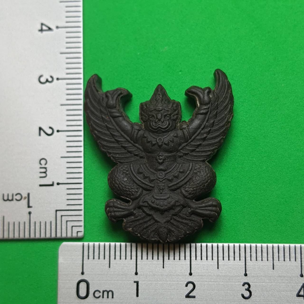 พระเครื่อง พญาครุฑห้อยคอ เลี่ยมกรอบ รุ่น รุ่งเรือง อำนาจ บารมี สีดำ ครุฑ จี้พญาครุฑ ครุฑบูชา