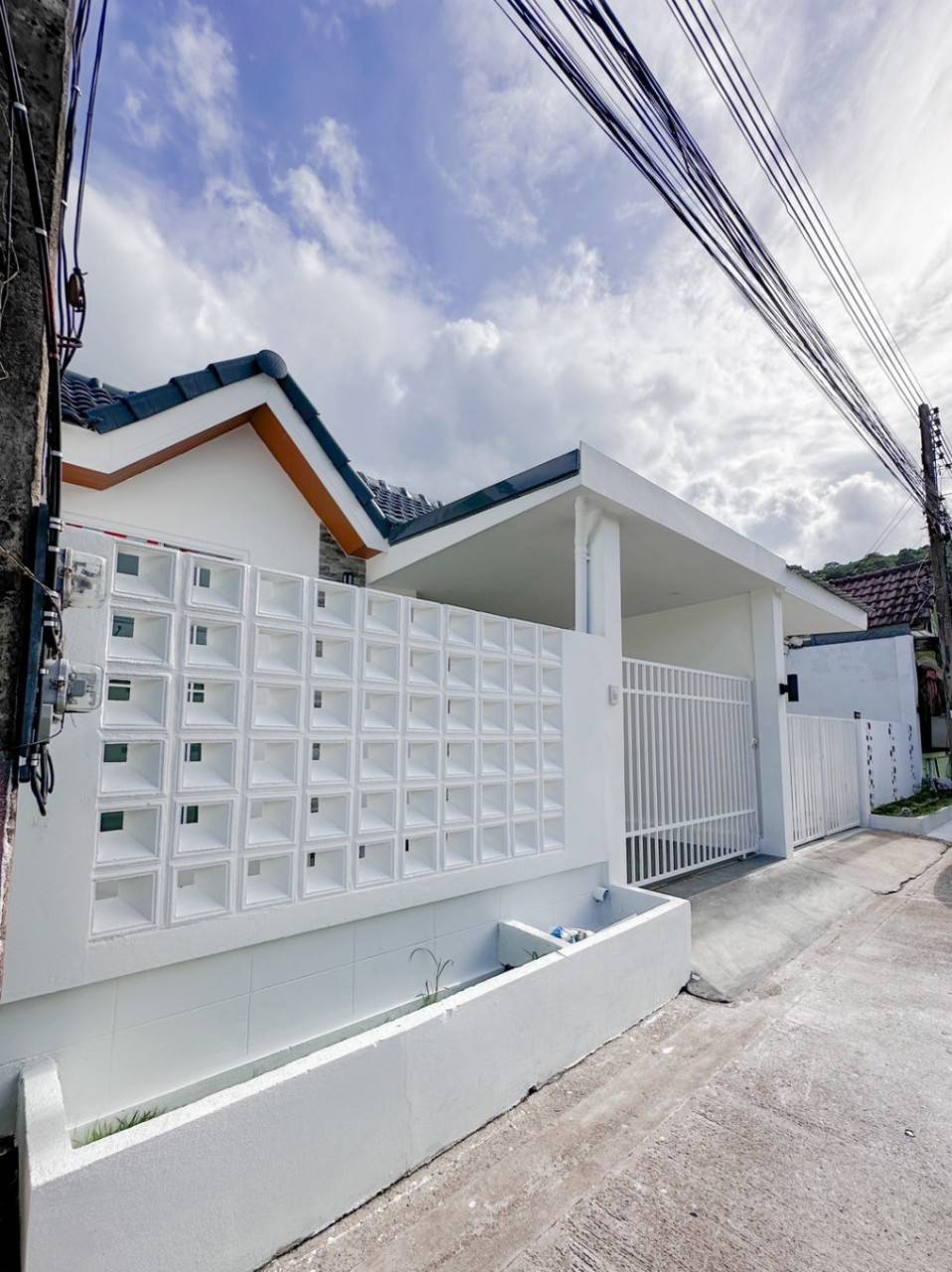 For Sales : Bypass, One-story townhome, 2 bedrooms 1 bathrooms