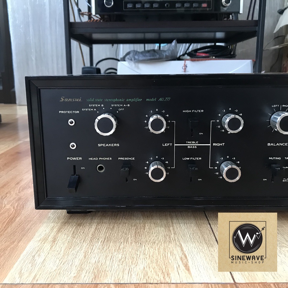 Integrated Amp ยี่ห้อ Sansui รุ่น AU-777 กล่องไม้ (Made in Japan) ไฟ 220Volts