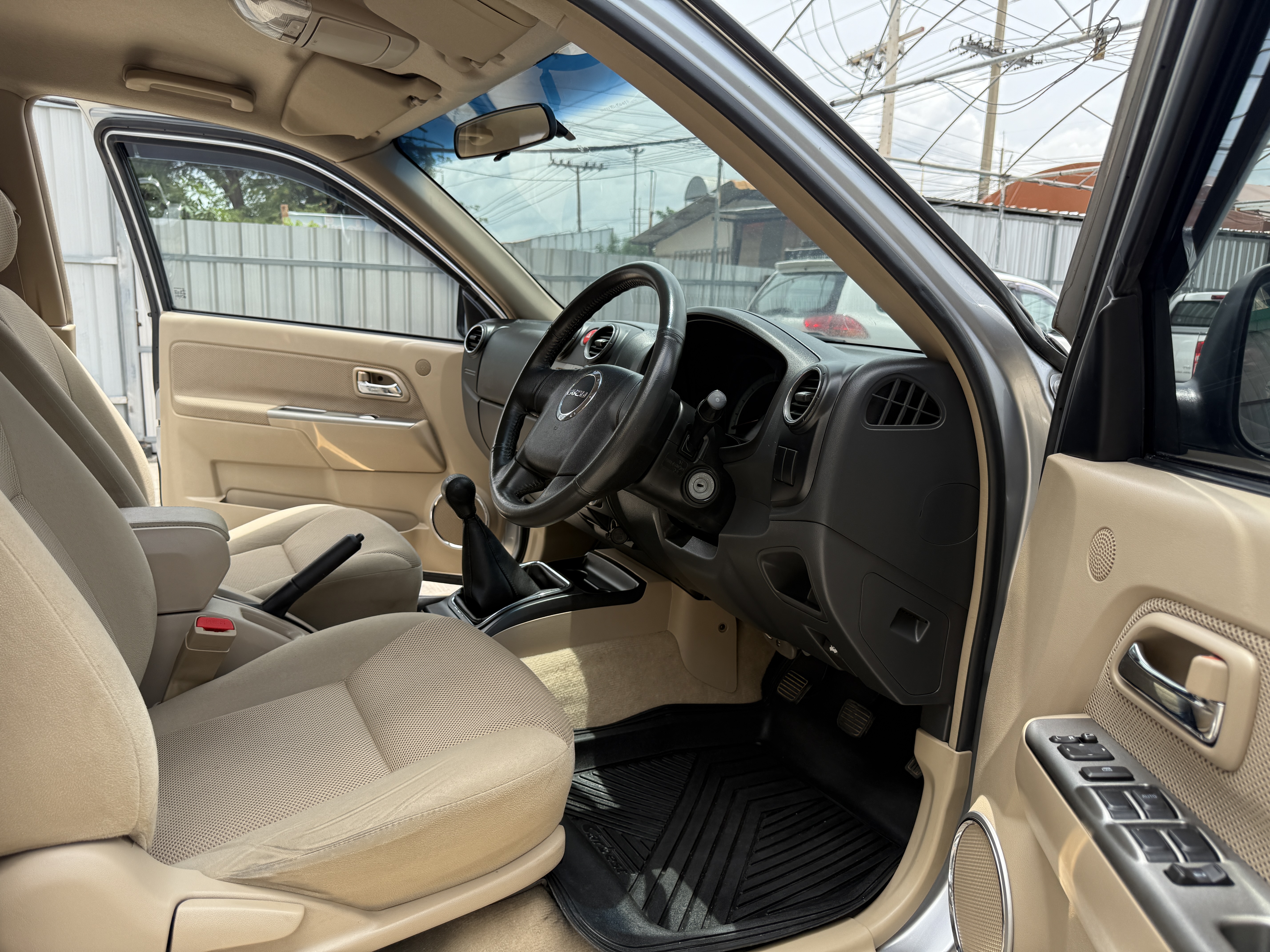 Isuzu Dmax 4ประตู Hilander 2.5 Abs 2010 เงิน