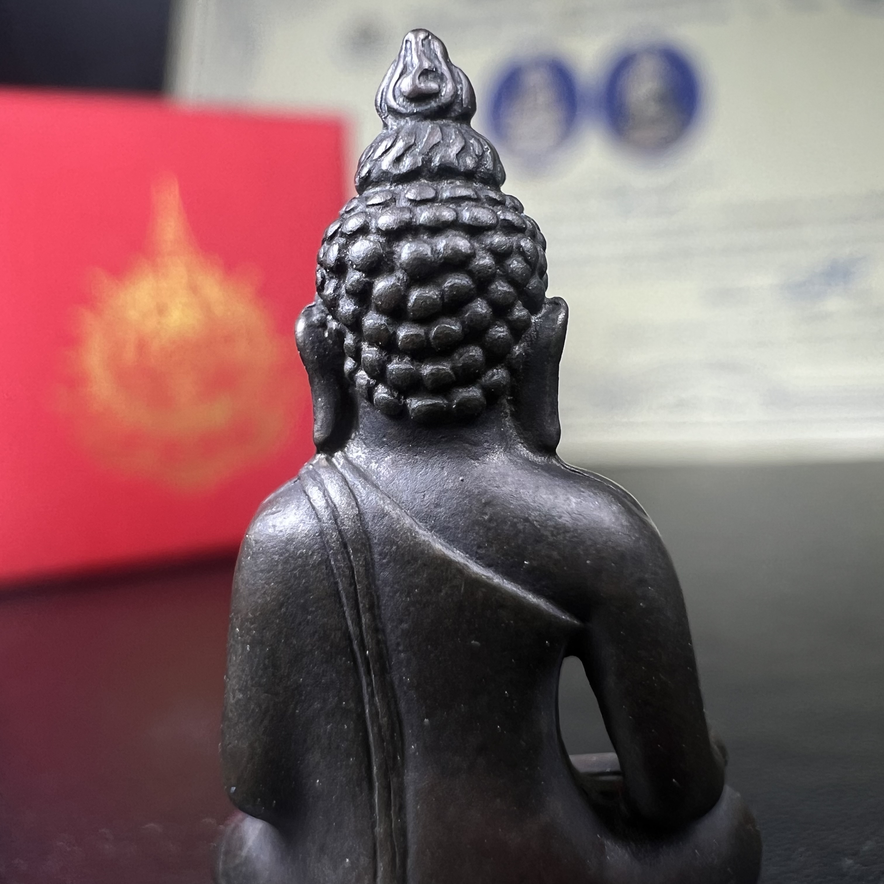 พระกริ่งไพรีพินาศ เฉลิมพระเกียรติ พระบาทสมเด็จพระเจ้าอยู่หัวรัชกาลที่9 พระชนมพรรษา 6 รอบ ปี2542 เนื้อนวโลหะผสมทองคำ(บรรจุเหล็กไหล)ดีนอก-ดีใน***องค์นี้สภาพสวยครบสมบูรณ์ มาพร้อมกล่องเดิมและใบรับรองจากผู้จัดสร้างแบบนี้หายากมาก***