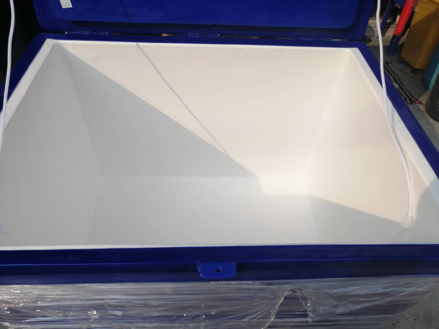 ถังแช่ฉลาม 500 ลิตร (สีน้ำเงิน)