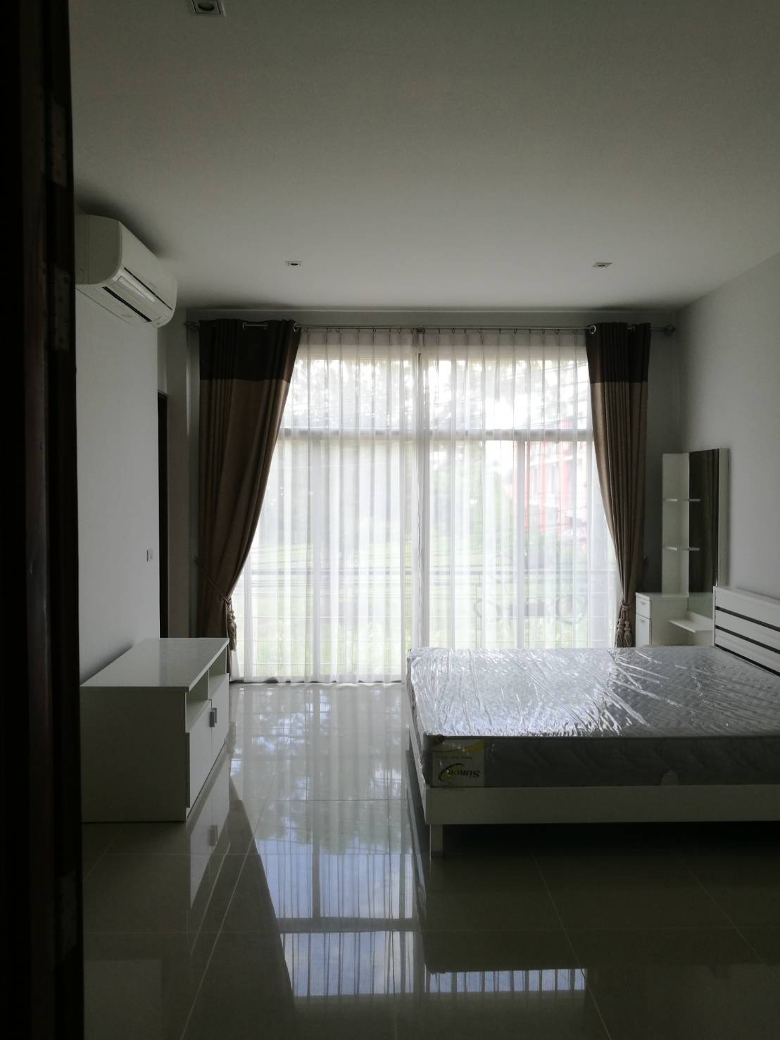 For Rent : Phuket Town 3 bedrooms, 3 bathrooms 132 Sq.m