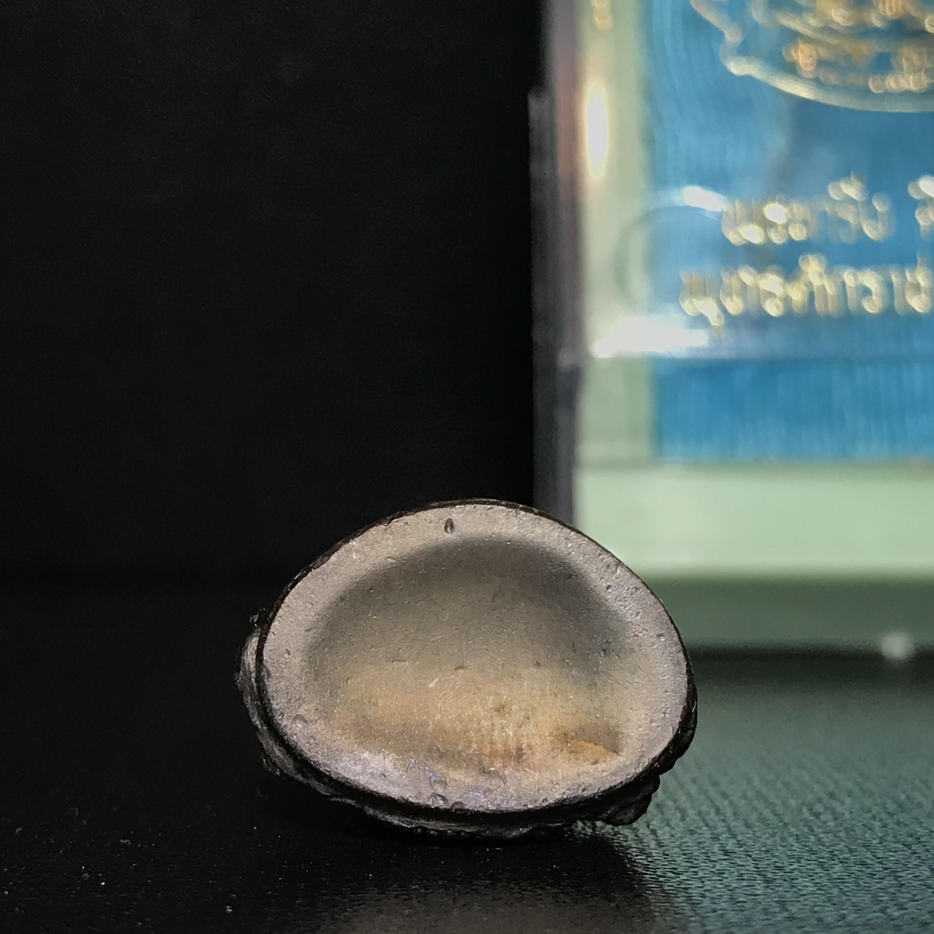 พระกริ่งคุ้มเกล้าฯ มหามงคล(วัตถุมงคล"คุ้มเกล้าฯ") ภปร. รพ.ภูมิพล เนื้อนวโลหะพิมพ์หน้าจีน (ในหลวงรัชกาลที่9เสด็จเททอง)(1ใน9720องค์)