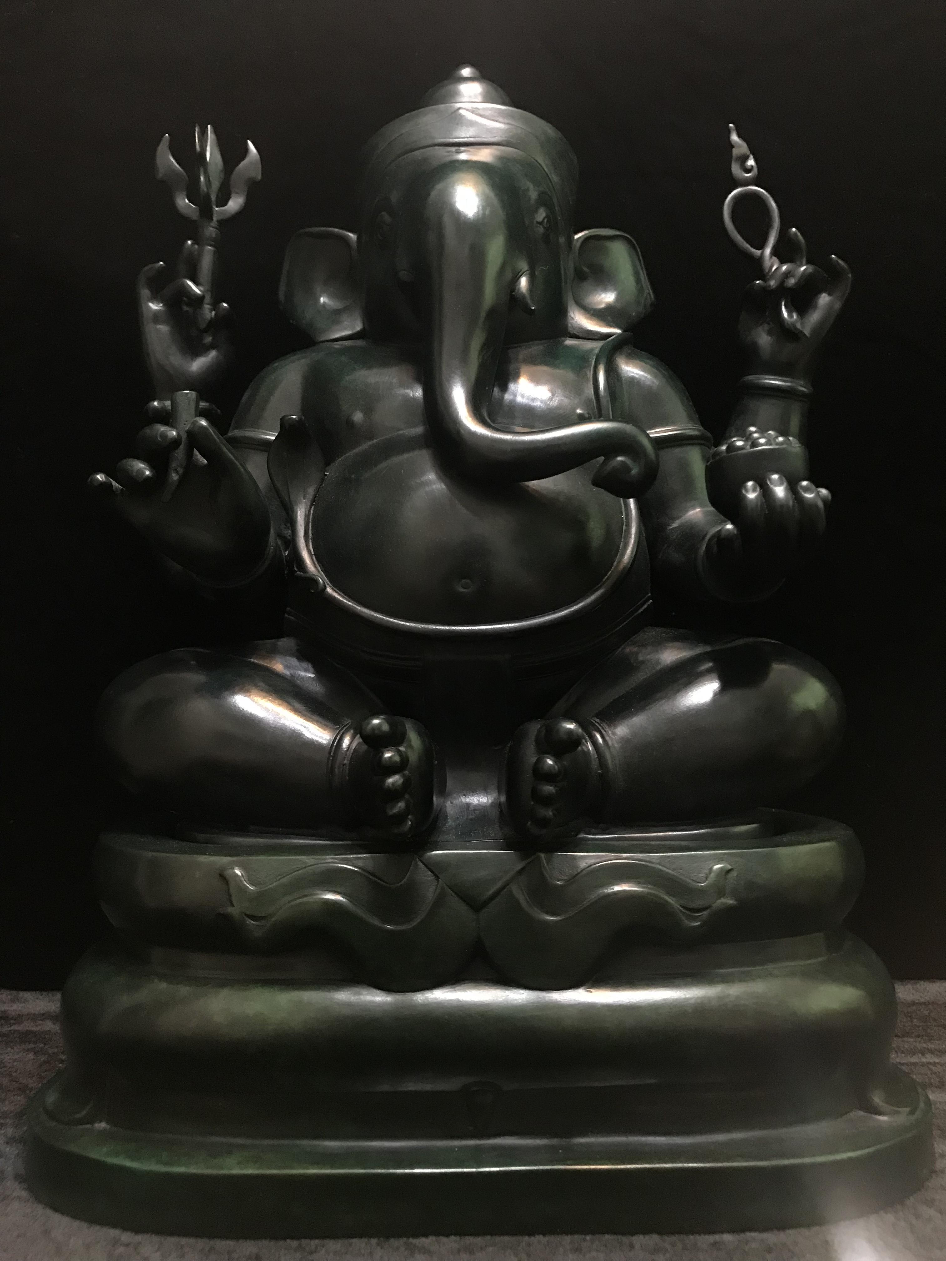 พระพิฆเนศวร์ 65 ปี คณะจิตรกรรม มหาวิทยาลัยศิลปากร ปี2551 ลอยองค์เนื้อสำริดขนาดหน้าตัก 9 นิ้ว(เนื้อสำริดเขียวพลาติน่า)