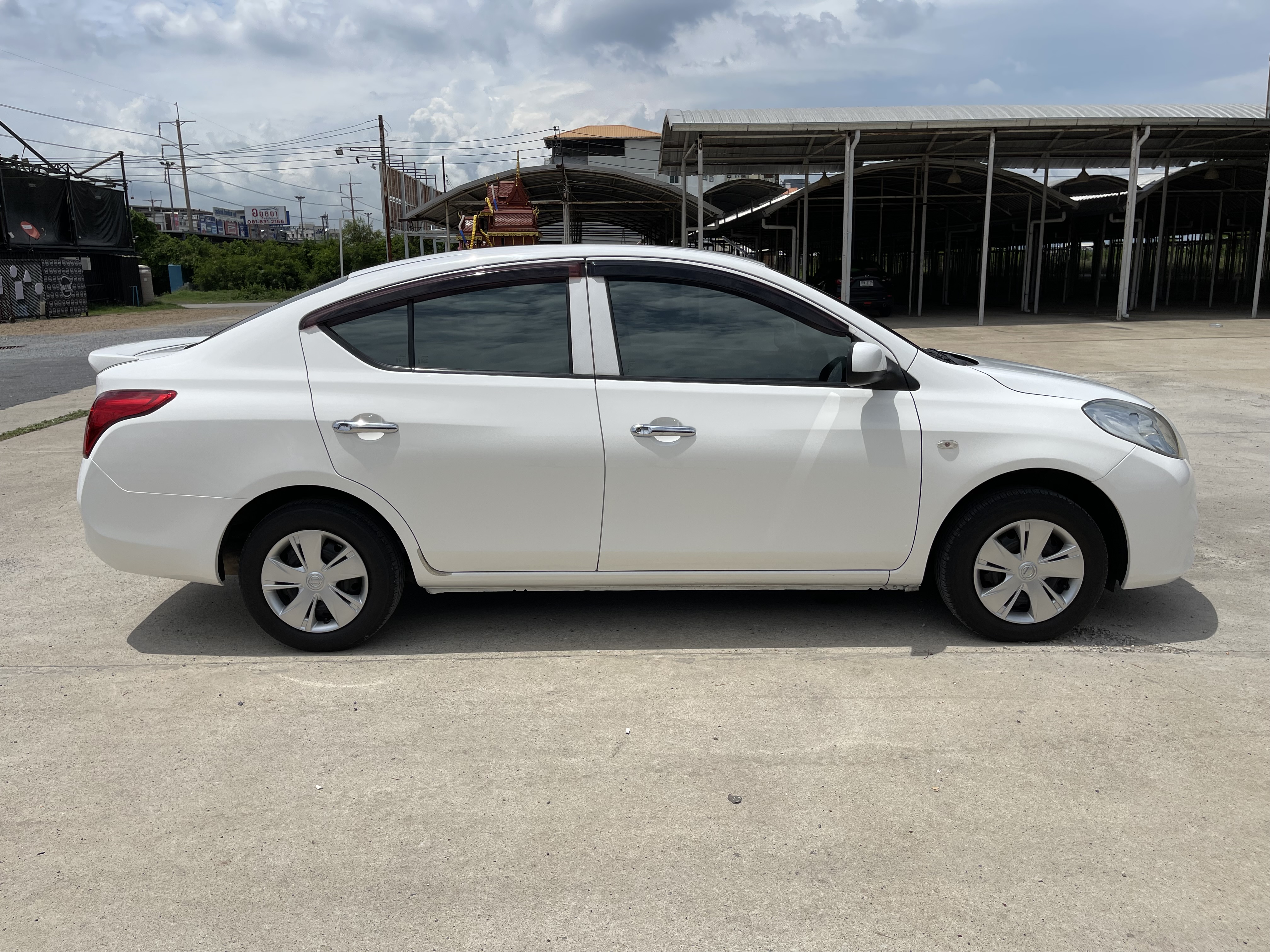 Nissan Almera 1.2 ES At 2013 ขาว