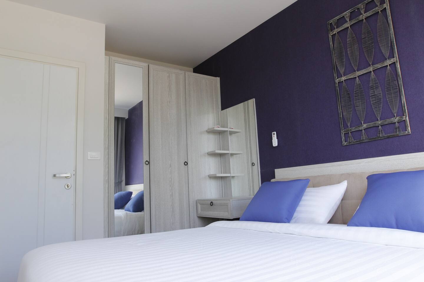 For Rent : Samkong,The Base Heiht 1 Bedroom 1 Bathroom, 9th Floor, City View.