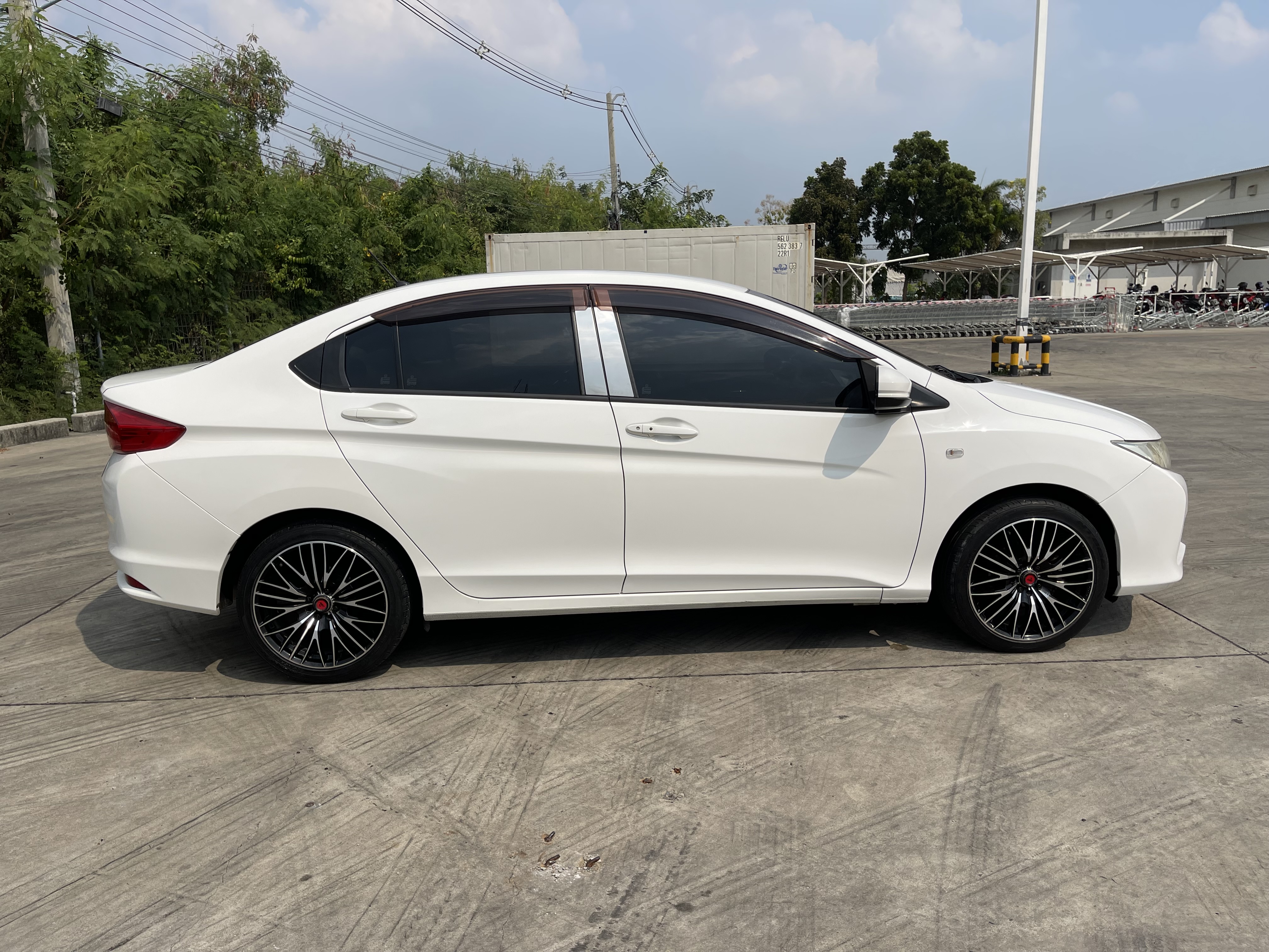 Honda City 1.5 V At 2014 ขาว