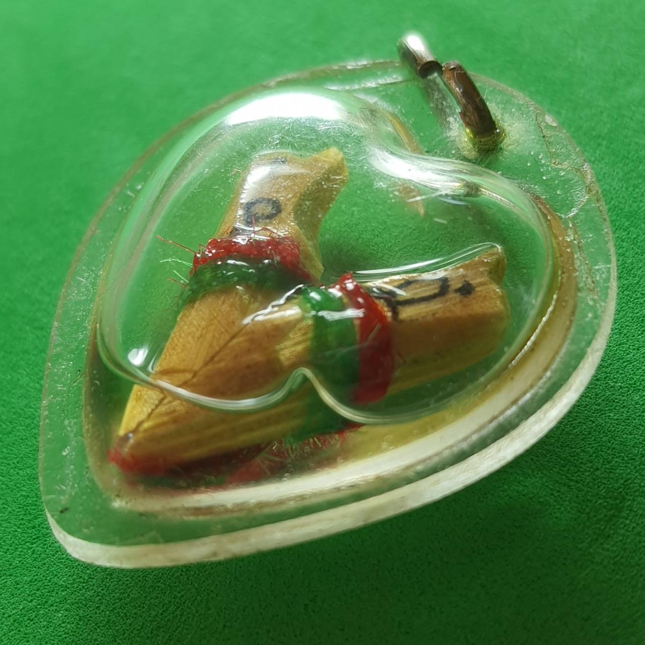 ของเสน่ห์ สาริกาแช่น้ำมันมนต์ สาริกาลิ้นทอง สาริกามหาเสน่ห์ สาริกาค้าขาย สาริกาไม้ สาริกามหาลาภ สาริกาให้โชค