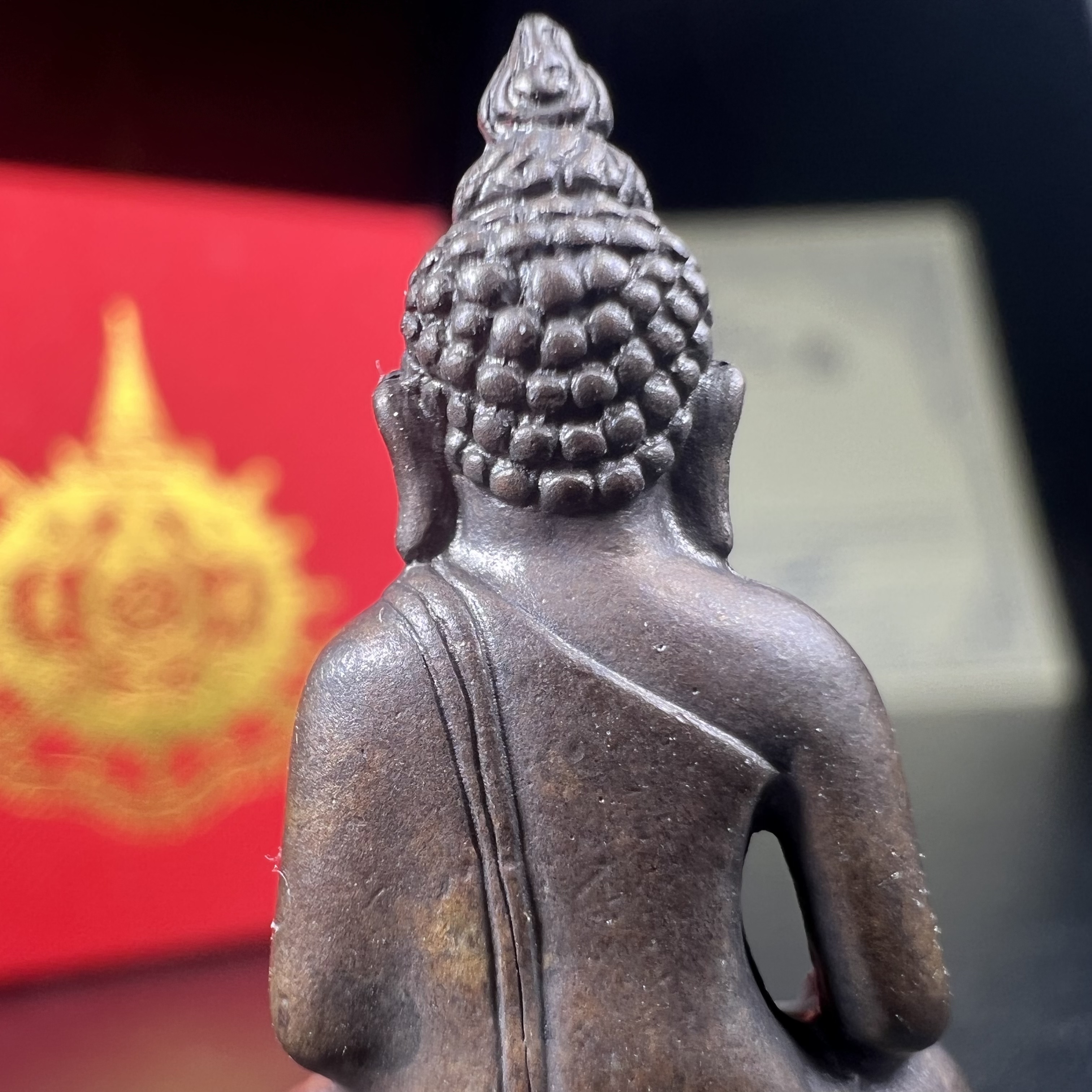 พระกริ่งไพรีพินาศ เฉลิมพระเกียรติ พระบาทสมเด็จพระเจ้าอยู่หัวรัชกาลที่9 พระชนมพรรษา 6 รอบ ปี2542 เนื้อนวโลหะผสมทองคำ(บรรจุเหล็กไหล)ดีนอก-ดีใน***องค์นี้สภาพสวยครบสมบูรณ์ มาพร้อมกล่องเดิมและใบรับรองจากผู้จัดสร้างแบบนี้หายากมาก***