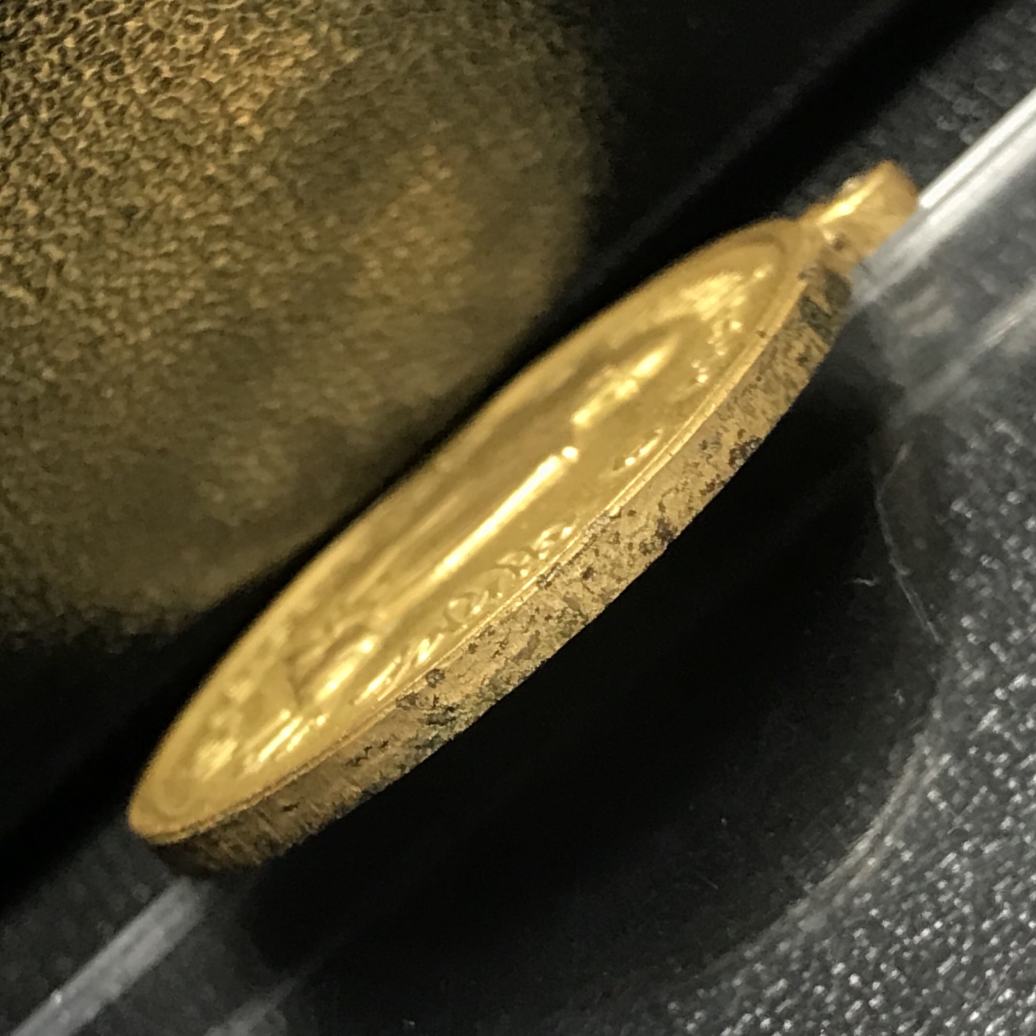 เหรียญทรงผนวช ในหลวงรัชกาลที่9 วัดบวรนิเวศวิหาร พ.ศ.2508 เนื้อทองเหลืองฝาบาตร พิมพ์ธรรมดา(เจดีย์ไม่เต็ม) บล็อกหลังอัลปาก้า สภาพสวยสุดๆคมๆหายาก