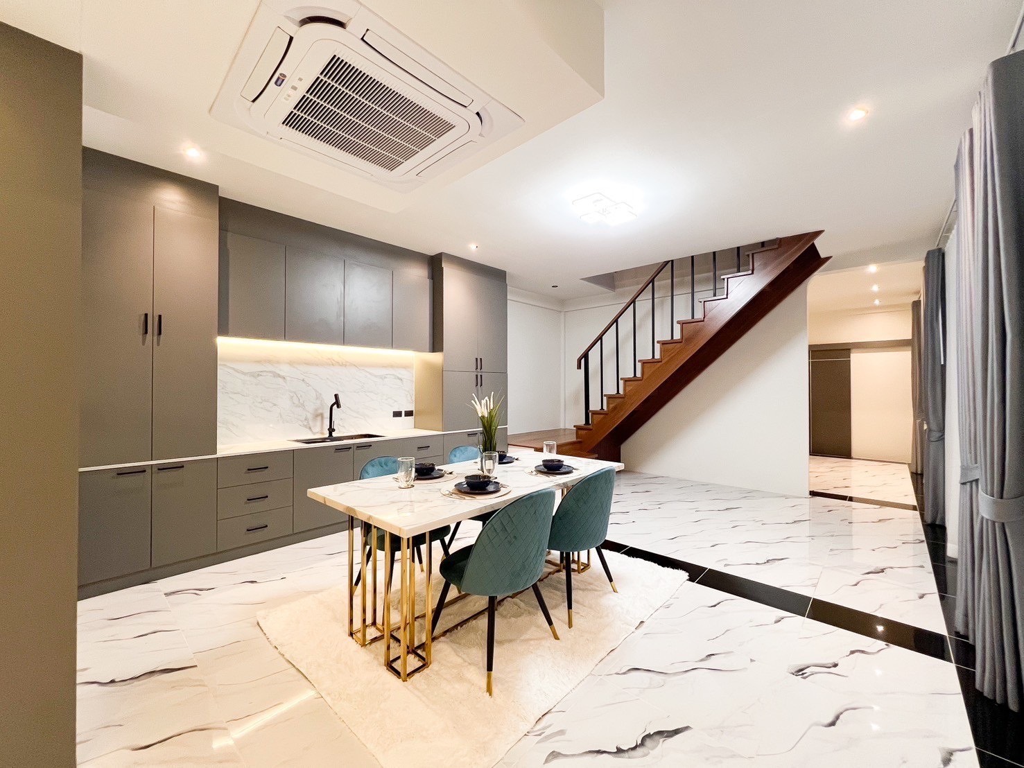 For Sale : Wichit, Saphanhin Pool Villa, 3 bedrooms 3 bathrooms