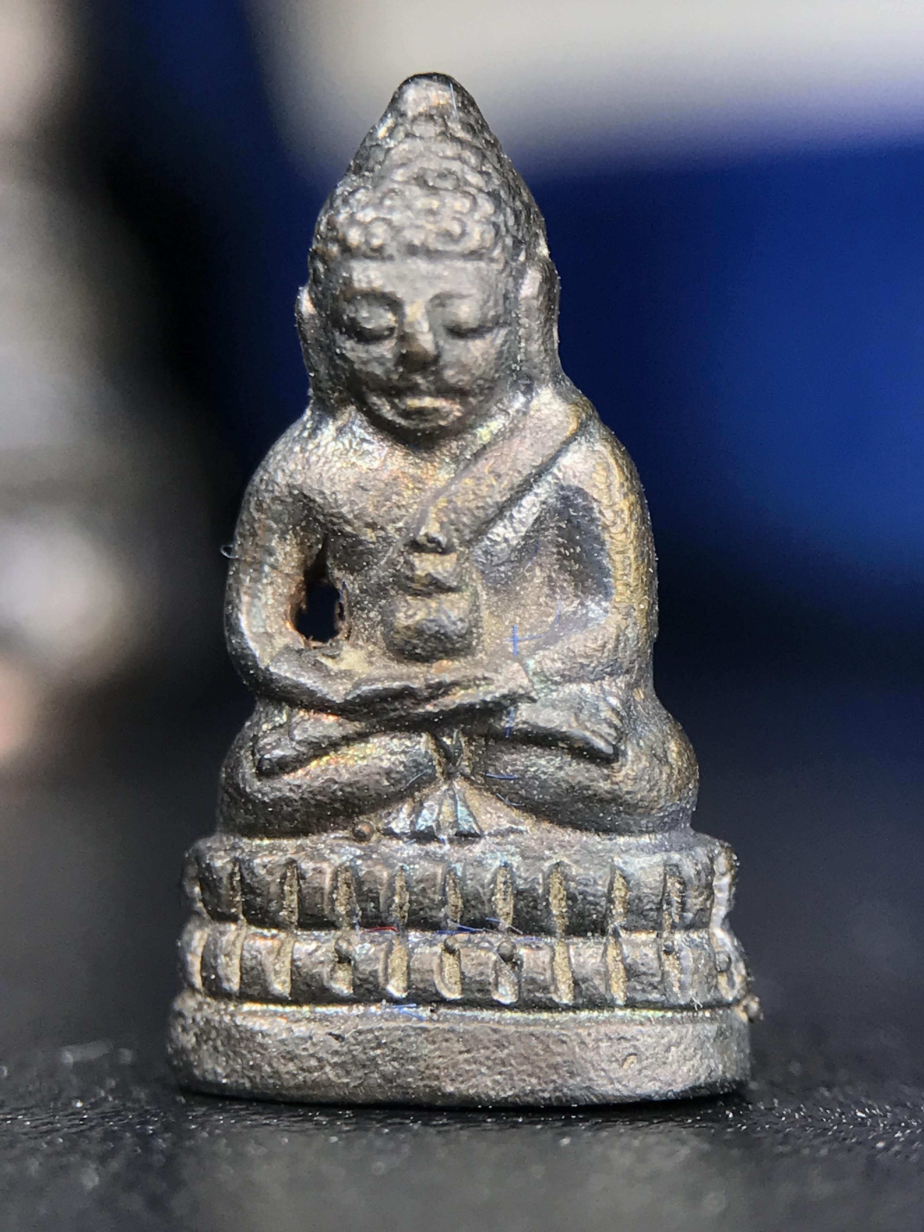 พระกริ่ง-พระชัยวัฒน์ สว. 90 พรรษาสมเด็จย่า ปี2533 เนื้อนวโลหะ(แก่ทองคำผสมทองคำเยอะมากรุ่นนี้)(ในหลวงรัชกาลที่9เสด็จในพิธี)(หล่อแบบโบราณอุดมวลสาร 108 แบบฉบับพระกริ่งใหญ่สายวัดสุทัศน์ พระสังฆราช(แพ))(1 ใน 3000 ชุด) หายาก