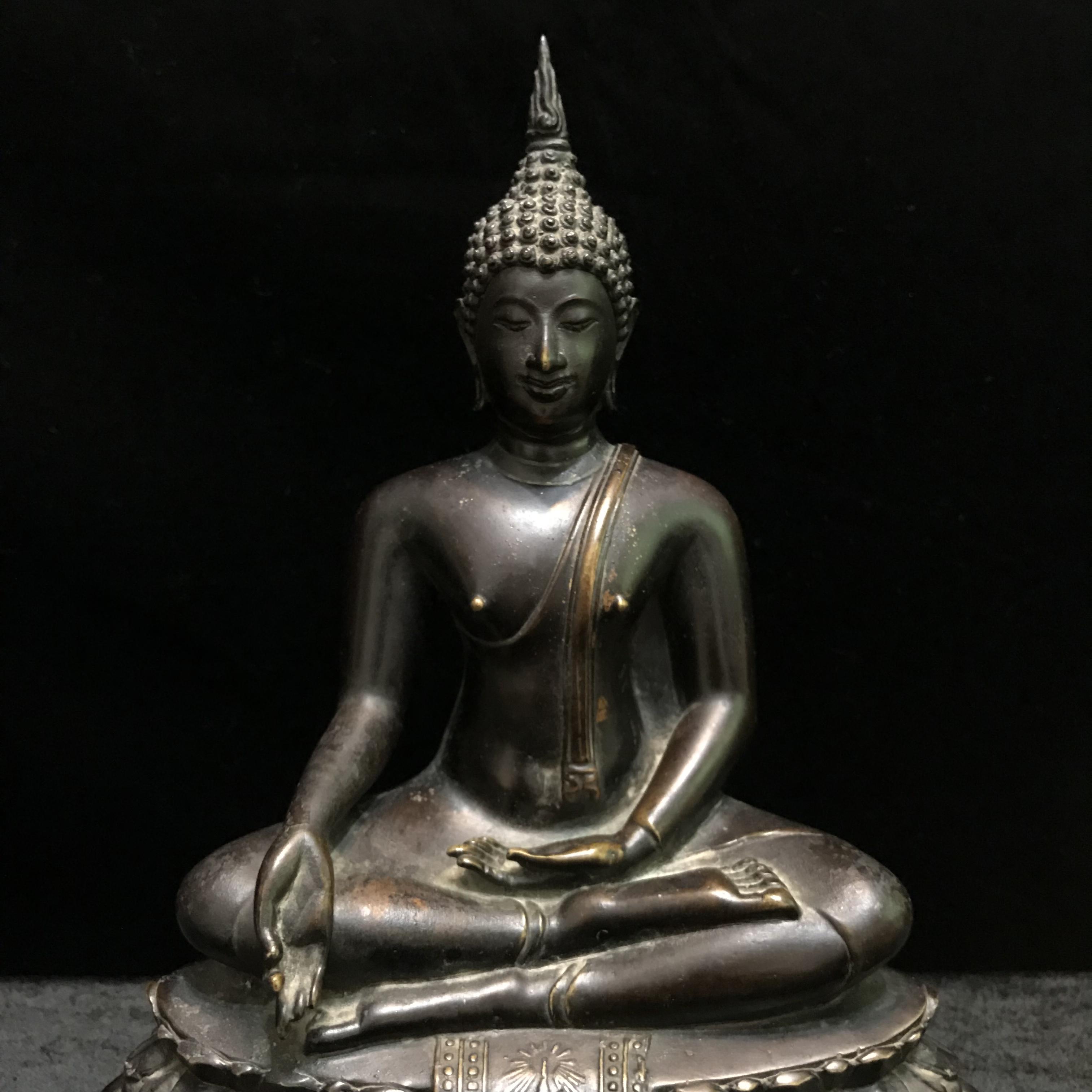 จักรพรรดิแห่งพระบูชา ภปร พระพุทธรูป ภปร รุ่นแรก(กฐินต้น) พ.ศ.2506 วัดเทวสังฆาราม(วัดเหนือ)จังหวัดกาญจนบุรี หน้าตัก5นิ้ว(ในหลวงรัชกาลที่9เสด็จเททอง)