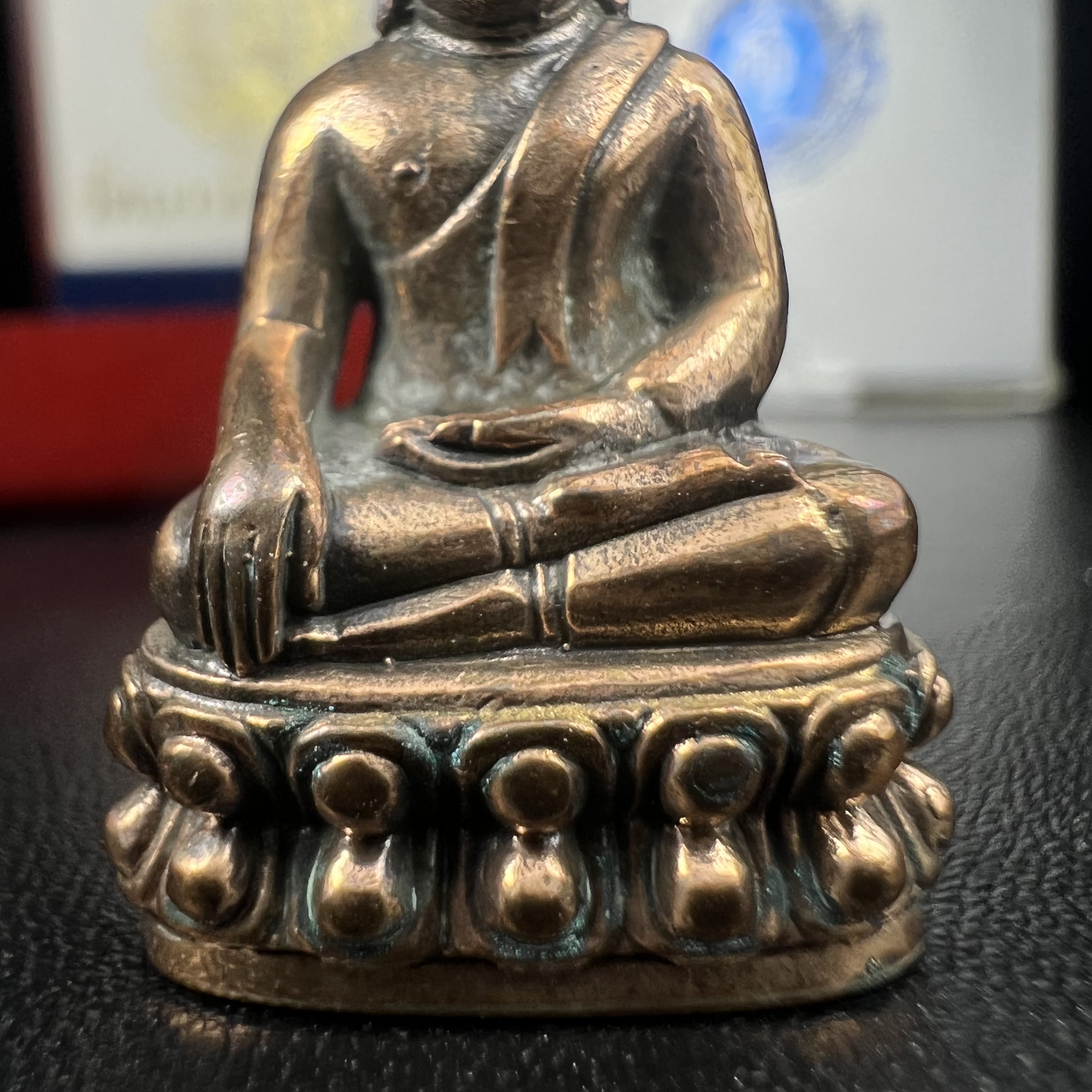 พระกริ่ง 8 รอบ ญสส. 96 พรรษา สมเด็จพระญาณสังวร สมเด็จพระสังฆราช สกลมหาสังฆปรินายก วัดบวรนิเวศวิหาร ปี 2552 เนื้อนวโลหะเต็มสูตรแก่ทองคำ(1 ใน 2999 องค์)