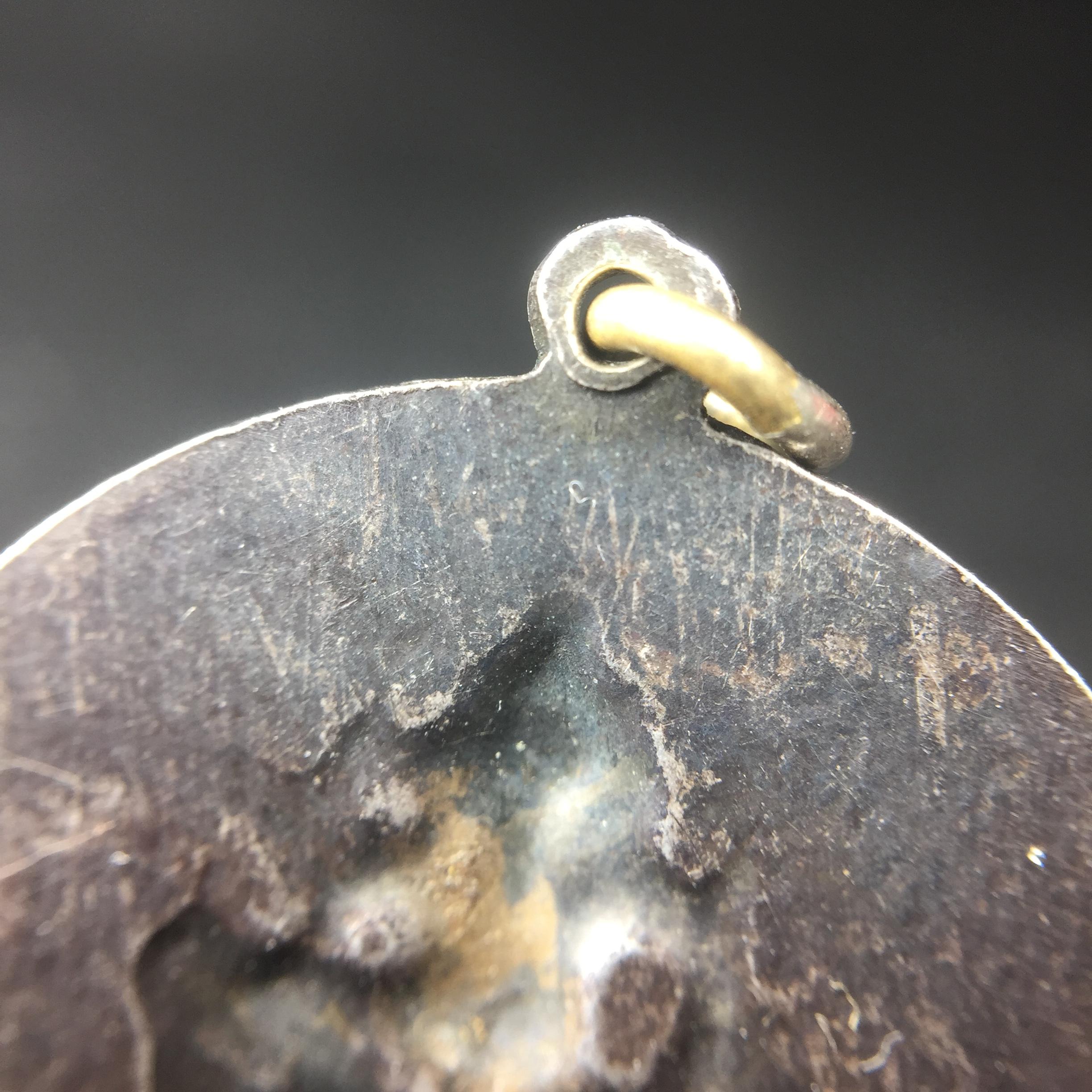 เหรียญพระพิฆเนศวร ปี 2513 จัดสร้างโดย "ท่านอาจารย์ ฉลาด เค้ามูลคดี" เนื้อเงินลงยา(สภาพสวยเดิม ผิวเงินเดิม ผิวลงยาติดเต็มไม่มีกระเทาะ)พิธีใหญ่เป็นเหรียญที่อยู่ในความนิยมสะสมของกลุ่มดารา ศิลปิน หายาก