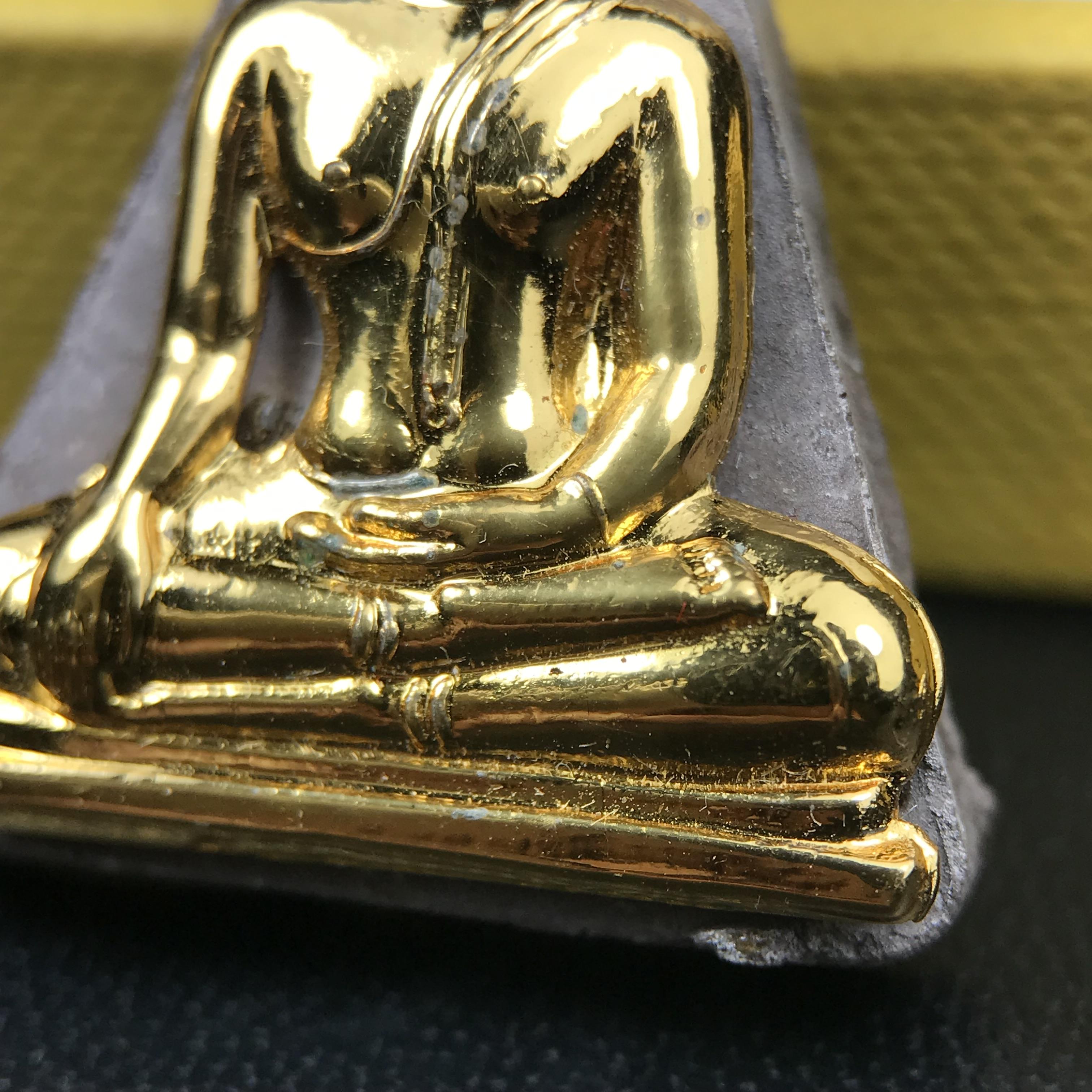 พระพุทธมหาสุวรรณปฏิมากร (หลวงพ่อทองคำ) หลังตรามหามงคลเฉลิมพระชนมพรรษา 80 พรรษา รัชกาลที่9 วัดไตรมิตรวิทยาราม กรุงเทพฯ ปี 2550 พระพิมพ์หน้าทองคำ(หายาก 1 ใน 999 องค์)